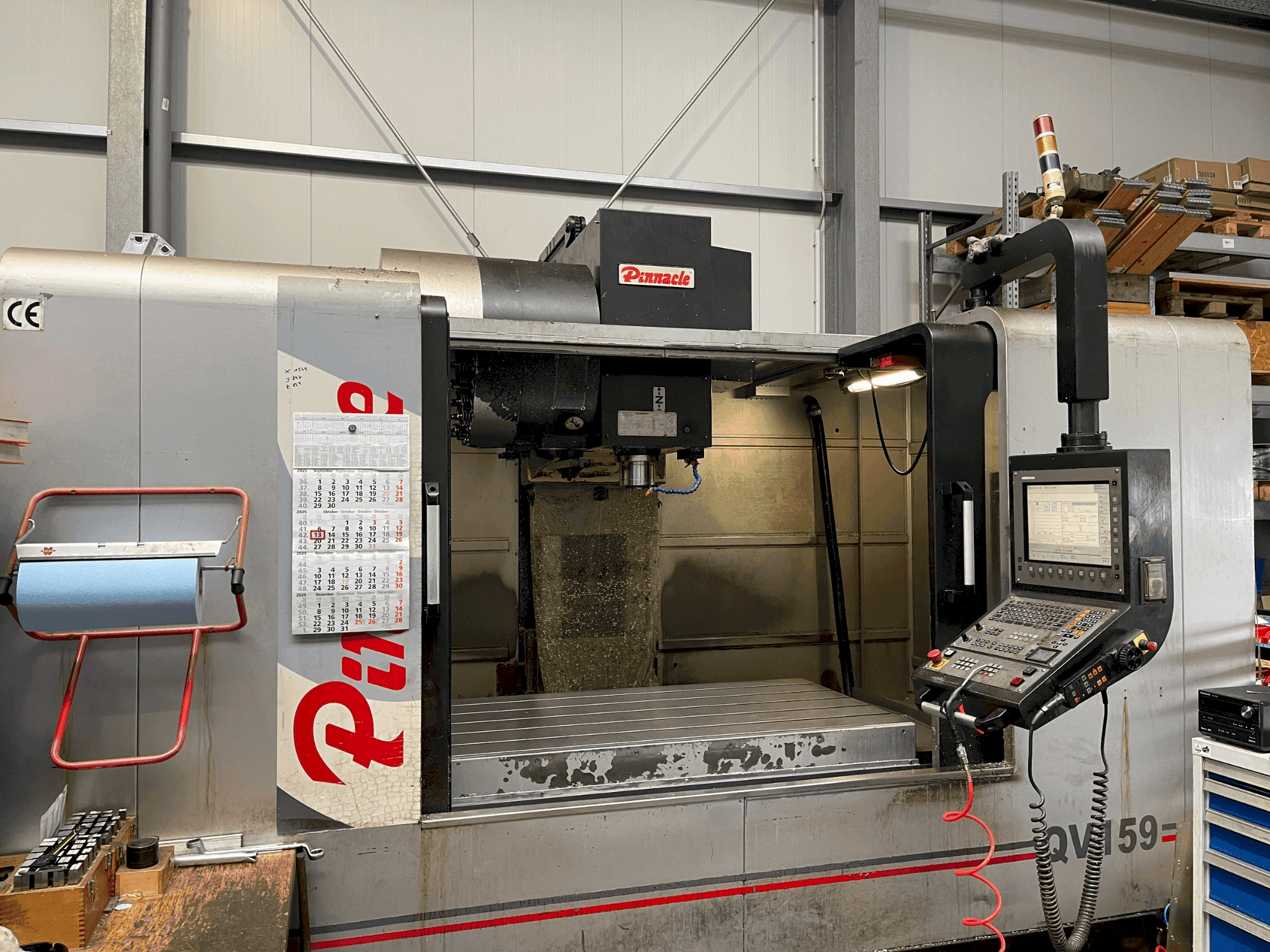 Widok z przodu maszyny Pinnacle QV 159