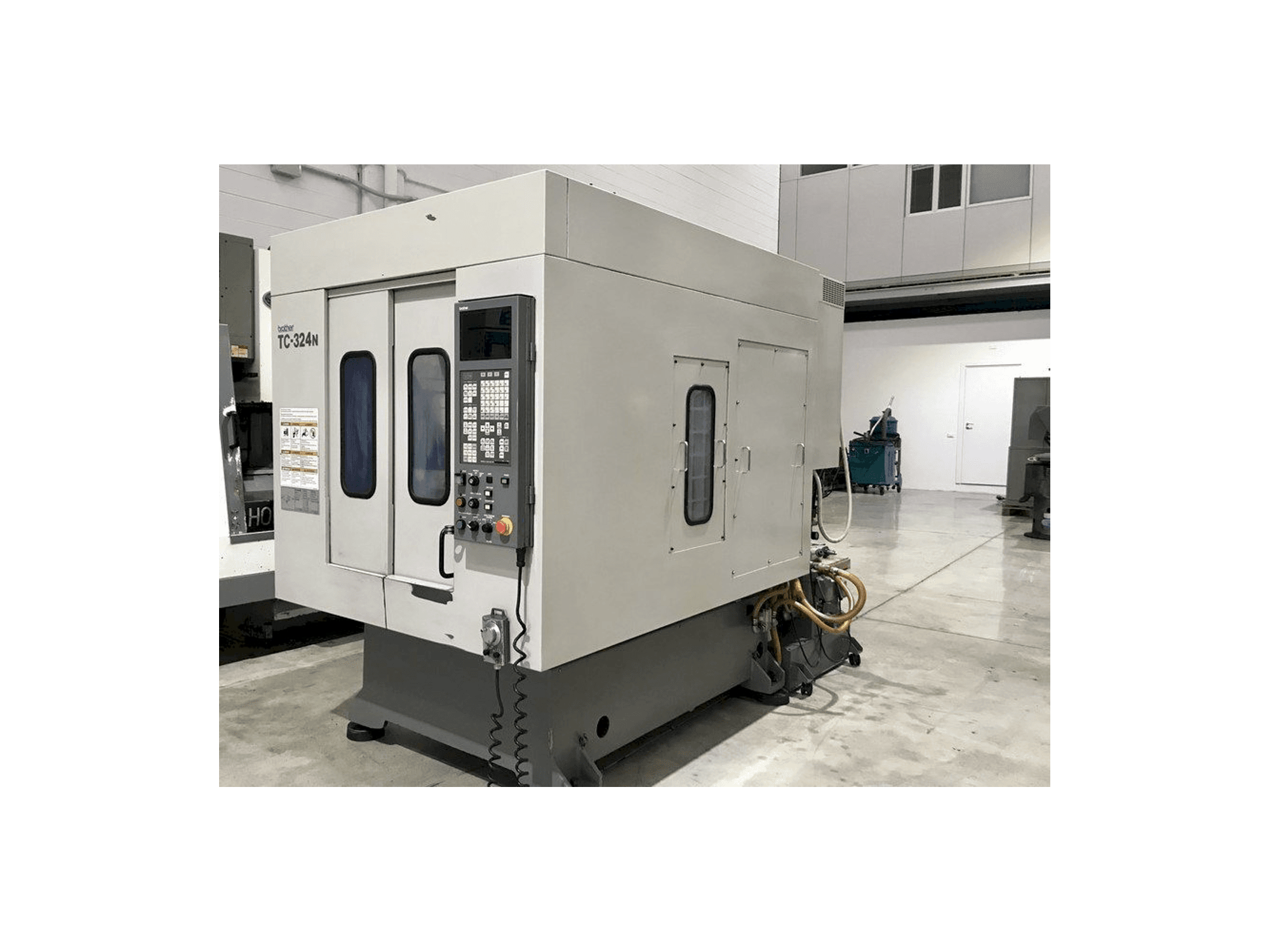 Widok z przodu maszyny Brother TC 324N