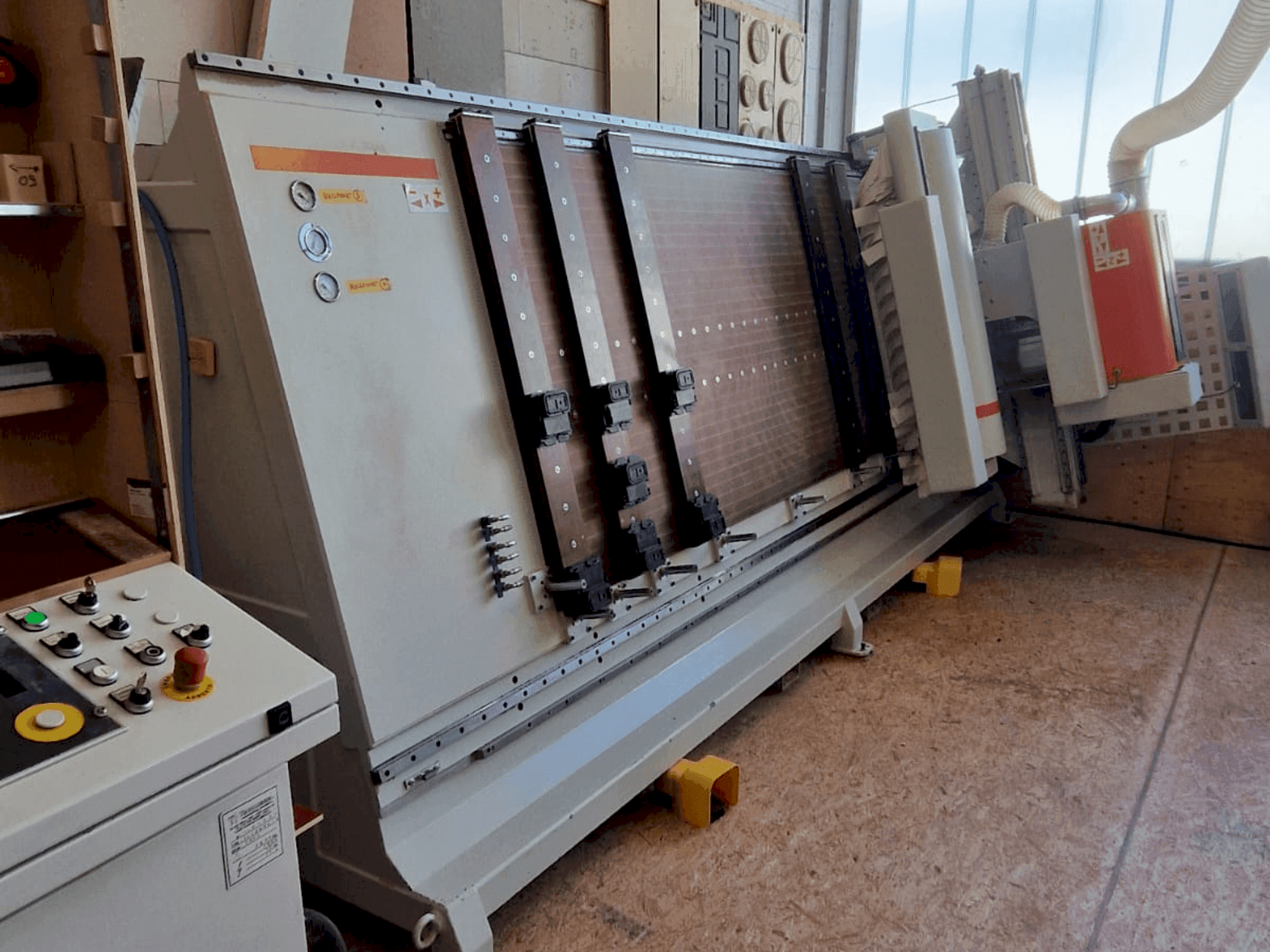 Widok z przodu maszyny TECNOTEAM TECNOFLEX