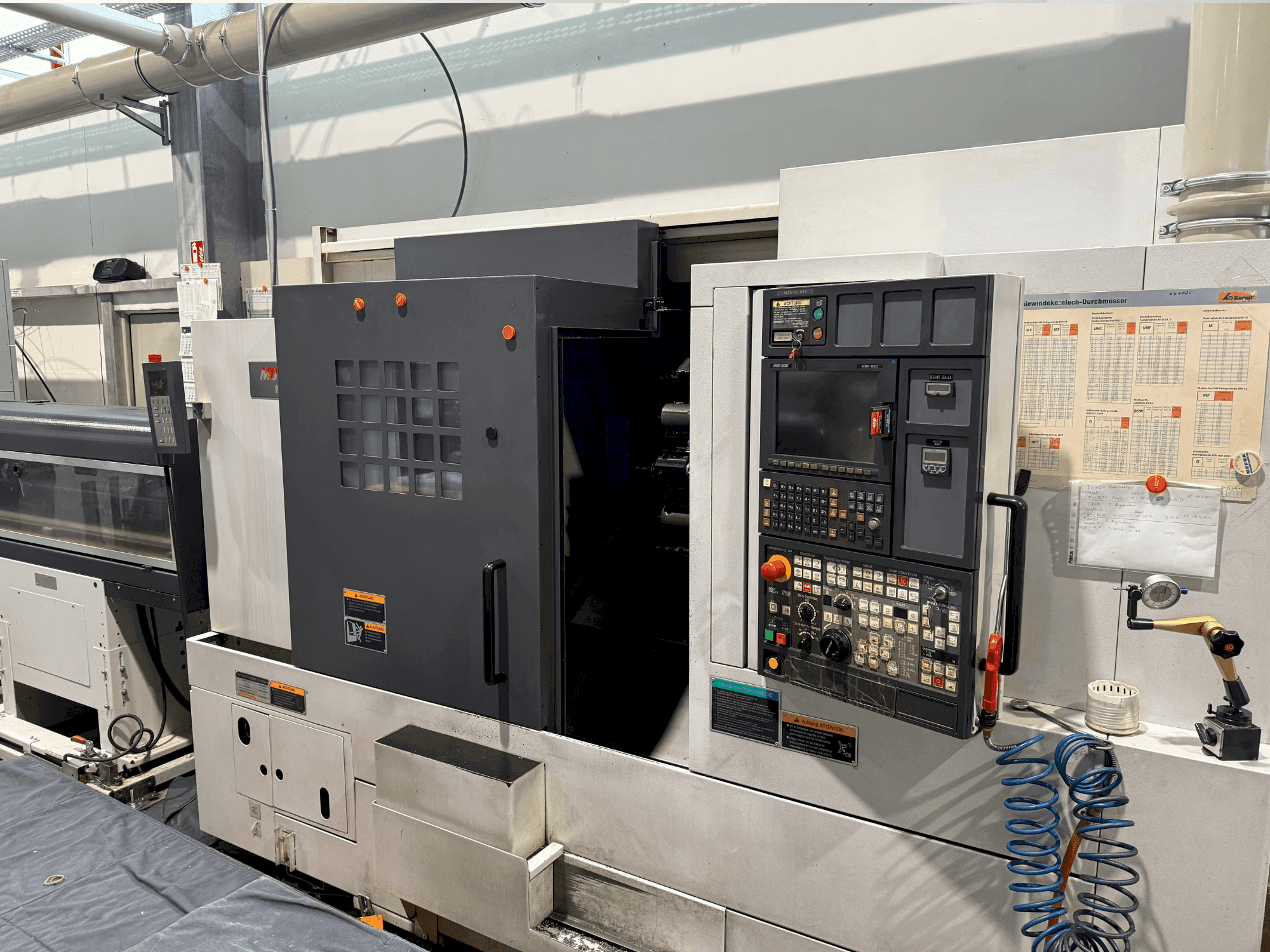 Widok z przodu maszyny MORI SEIKI NL2500Y /700
