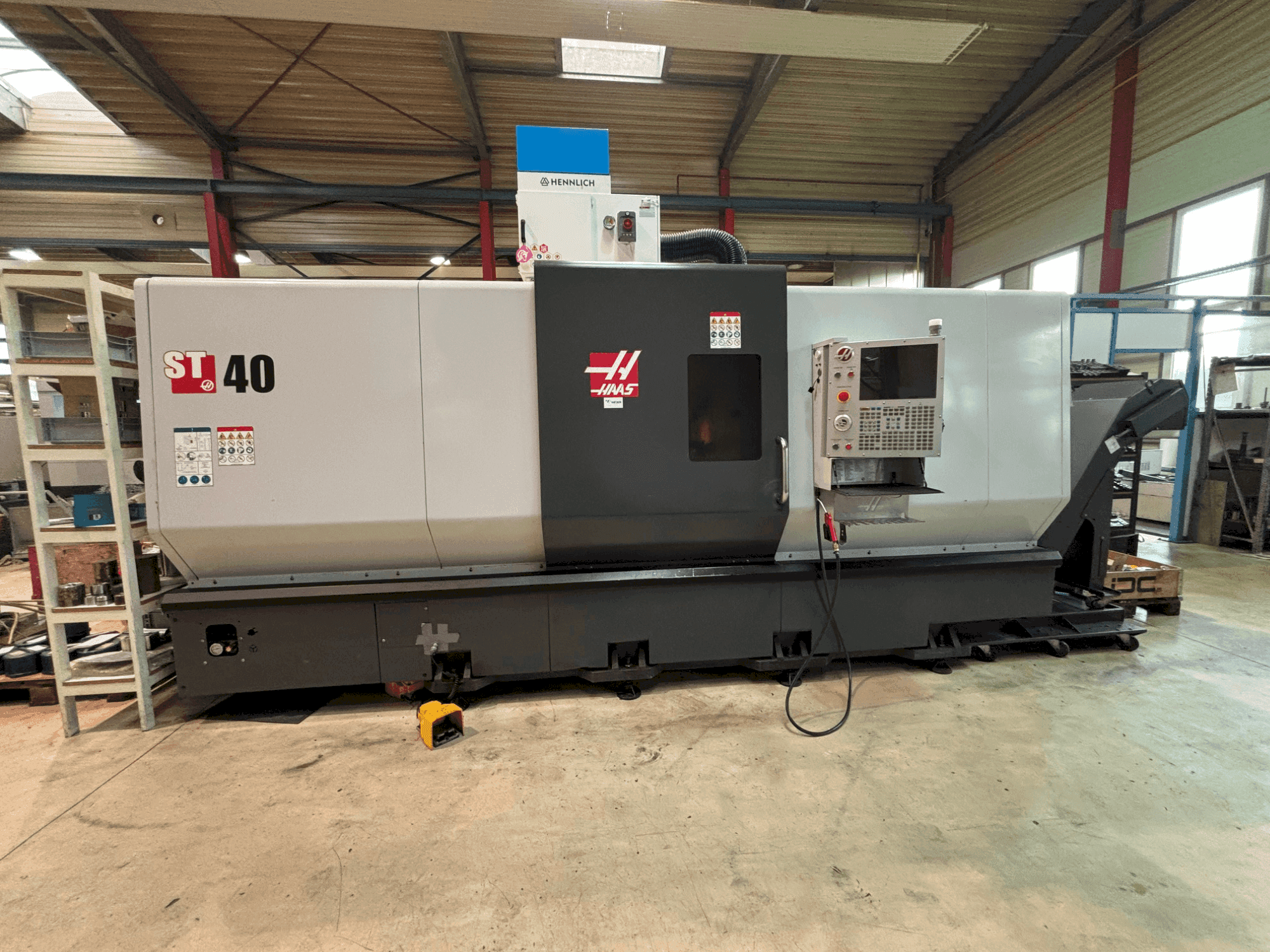 Widok z przodu maszyny HAAS ST-40