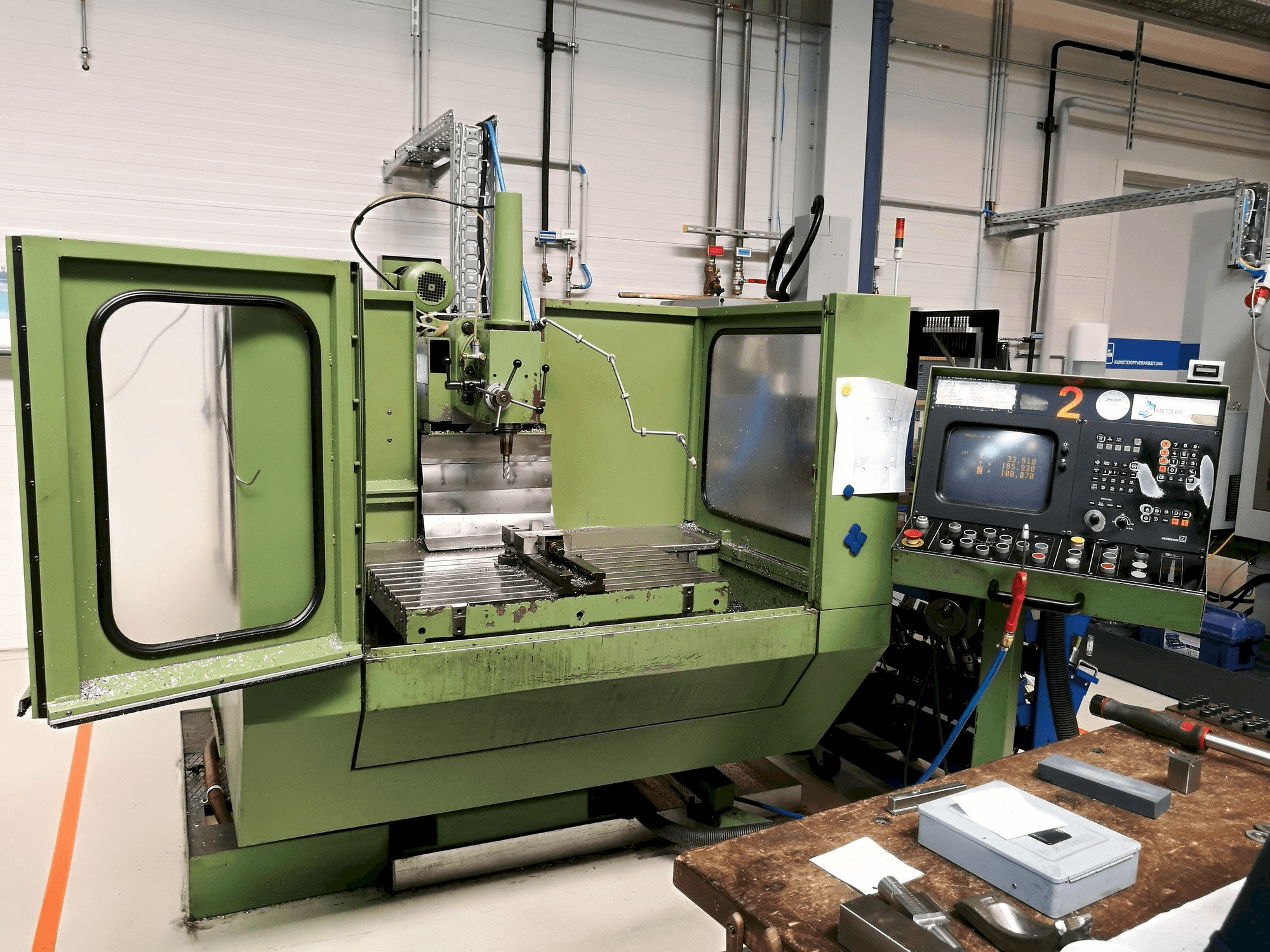 Widok z przodu maszyny MIKRON WF 31