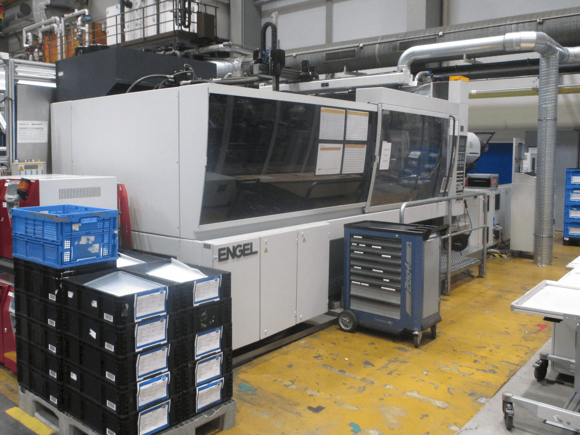 Widok z przodu maszyny ENGEL ES 3550/600 HL