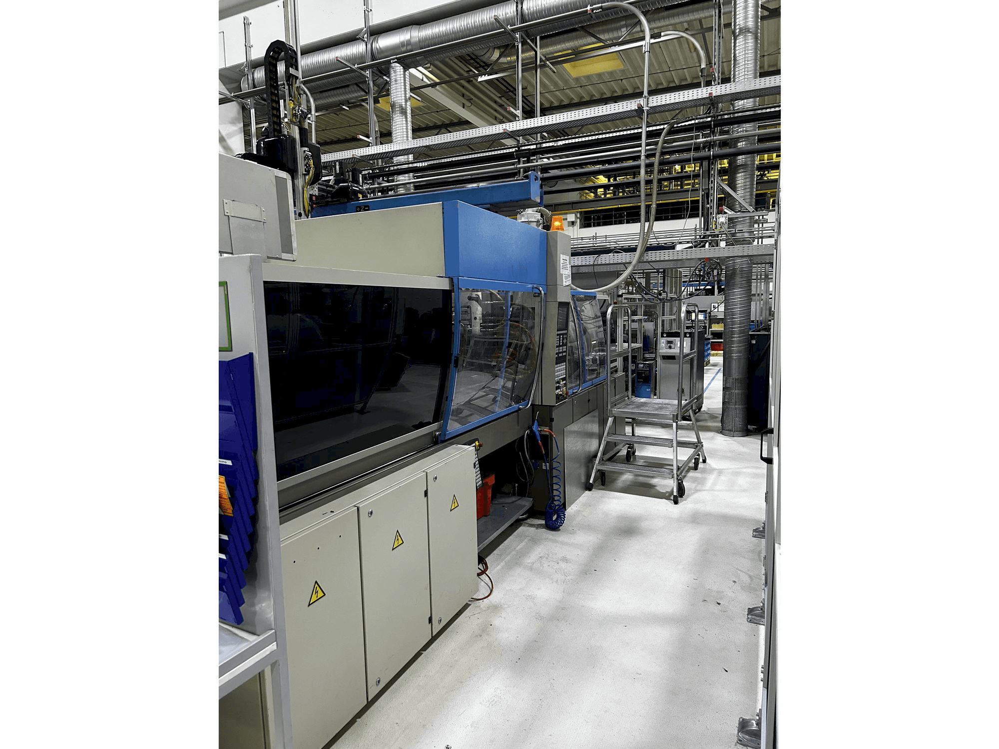 Widok z przodu maszyny Engel ES 750/175 HL