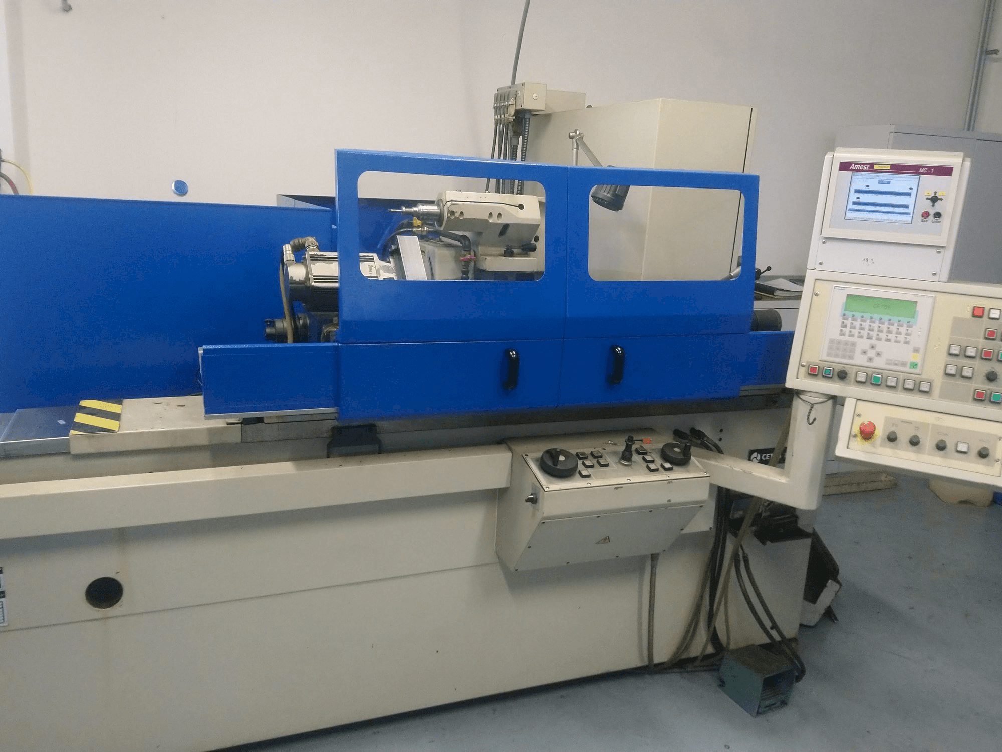 Widok z przodu maszyny Cetos BUA 25A/750