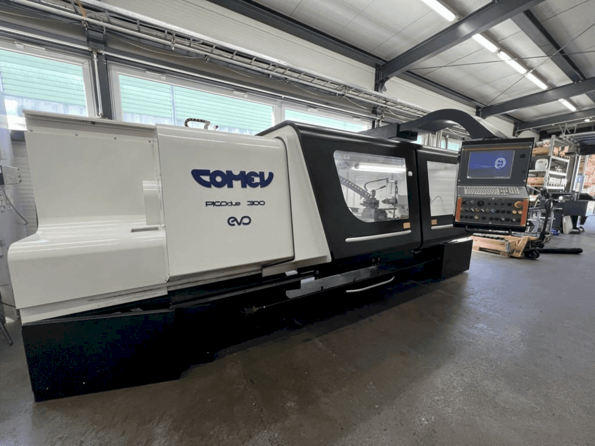 Widok z przodu maszyny COMEV PICOdue 300 EVO