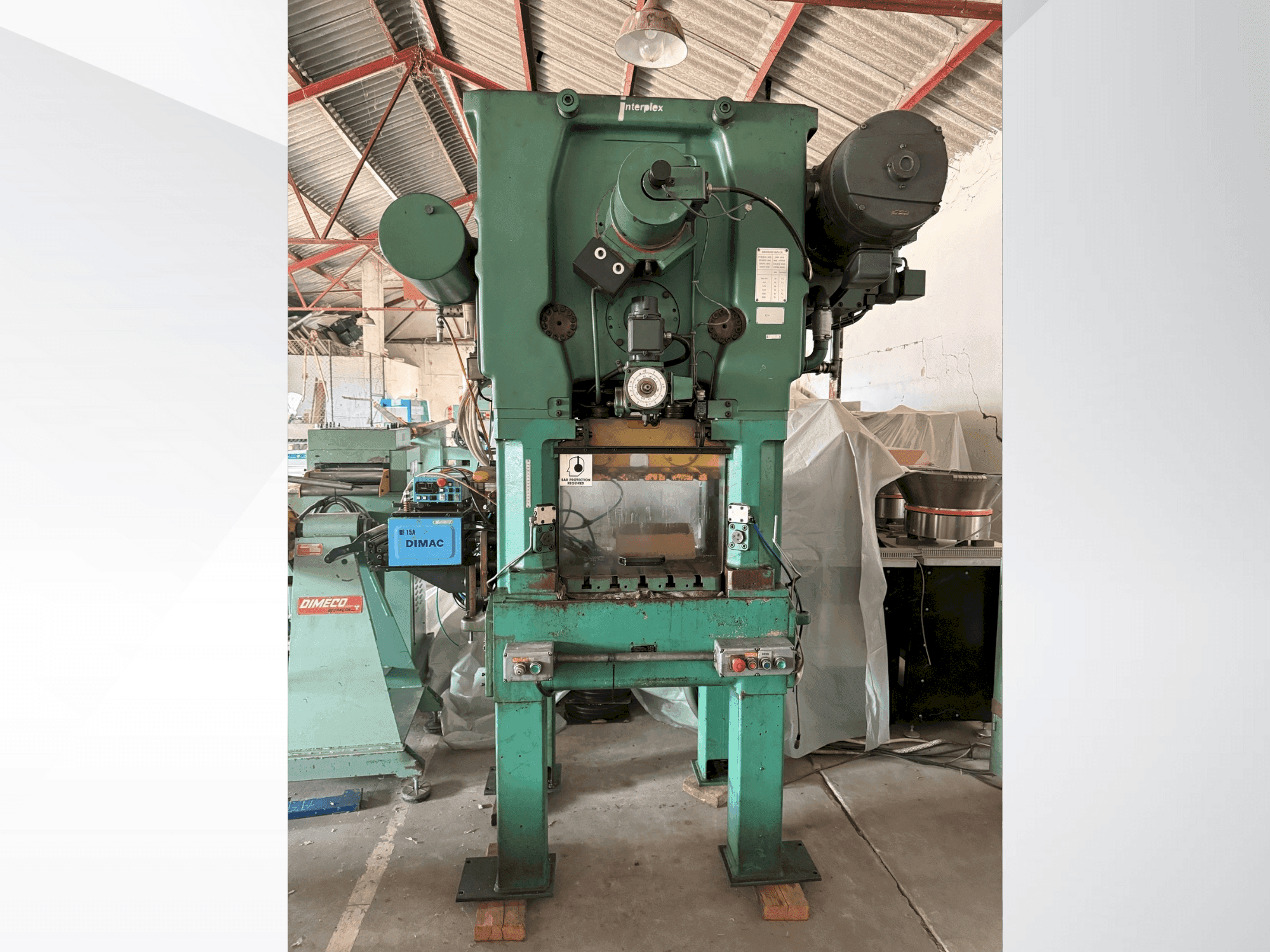 Widok z przodu maszyny BRUDERER BSTA 25