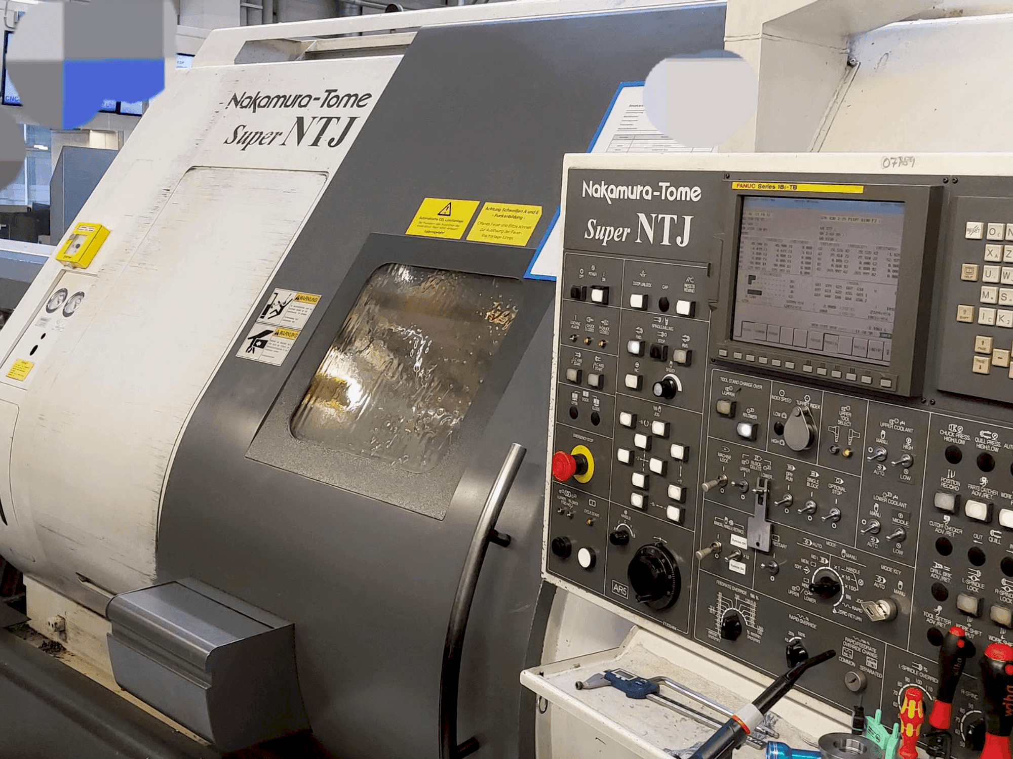 Widok z przodu maszyny NAKAMURA Super NTJ (2006)