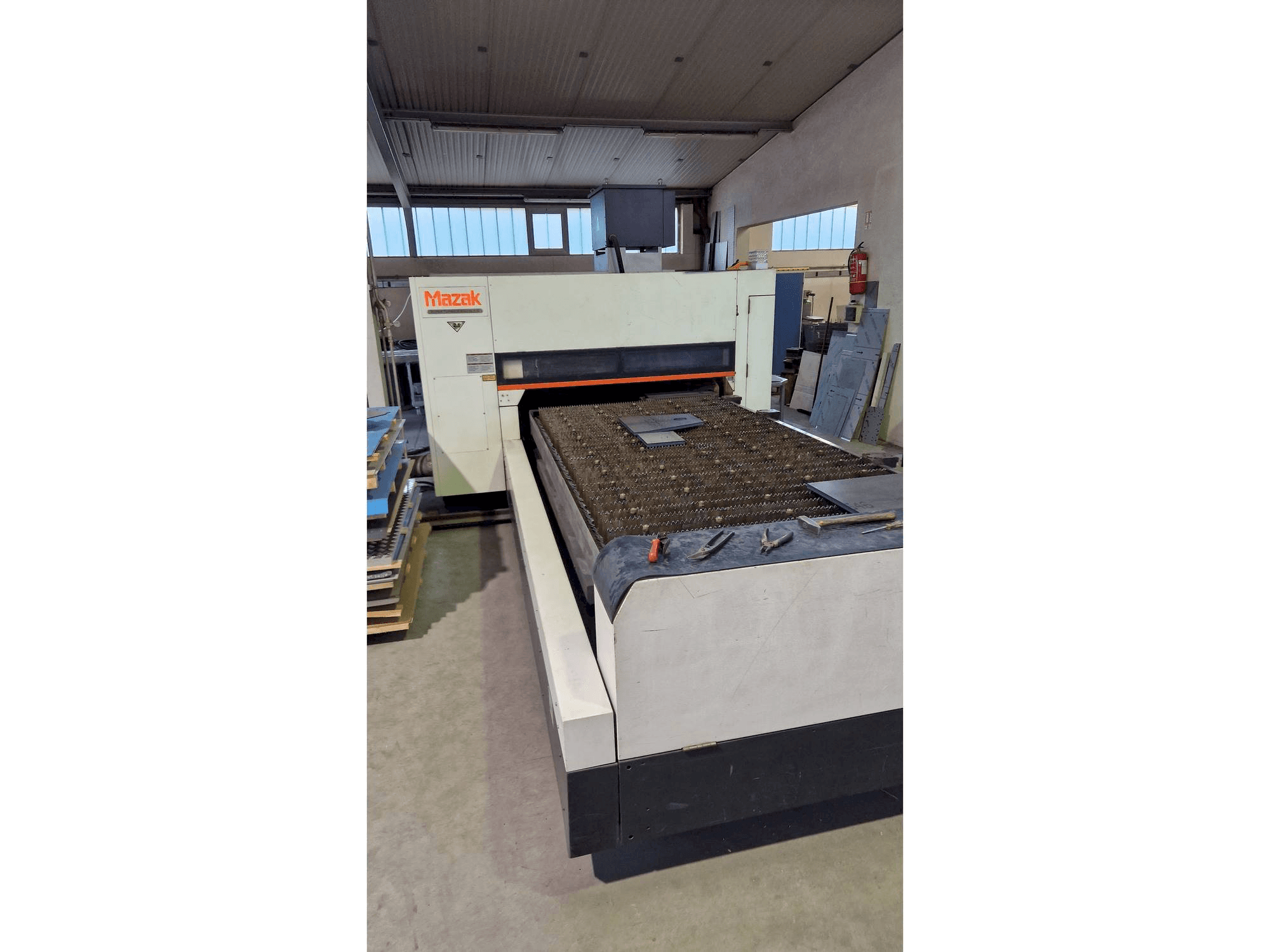 Widok z przodu maszyny Mazak Super Turbo-X510 Mk III G