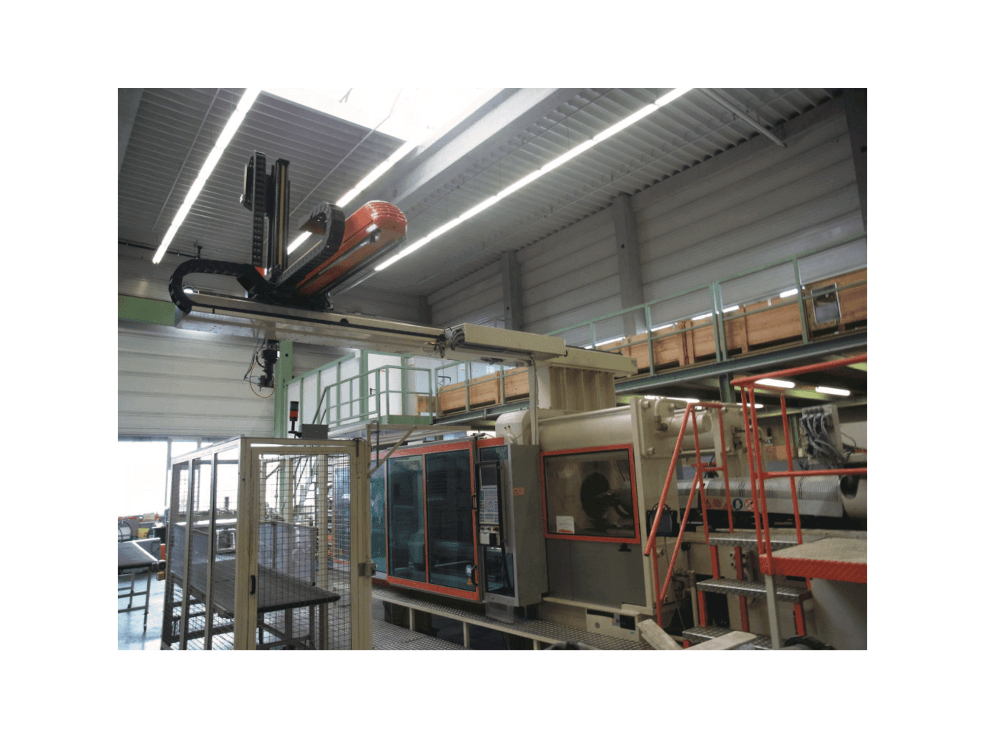 Widok z przodu maszyny Krauss Maffei 650-6100 CM