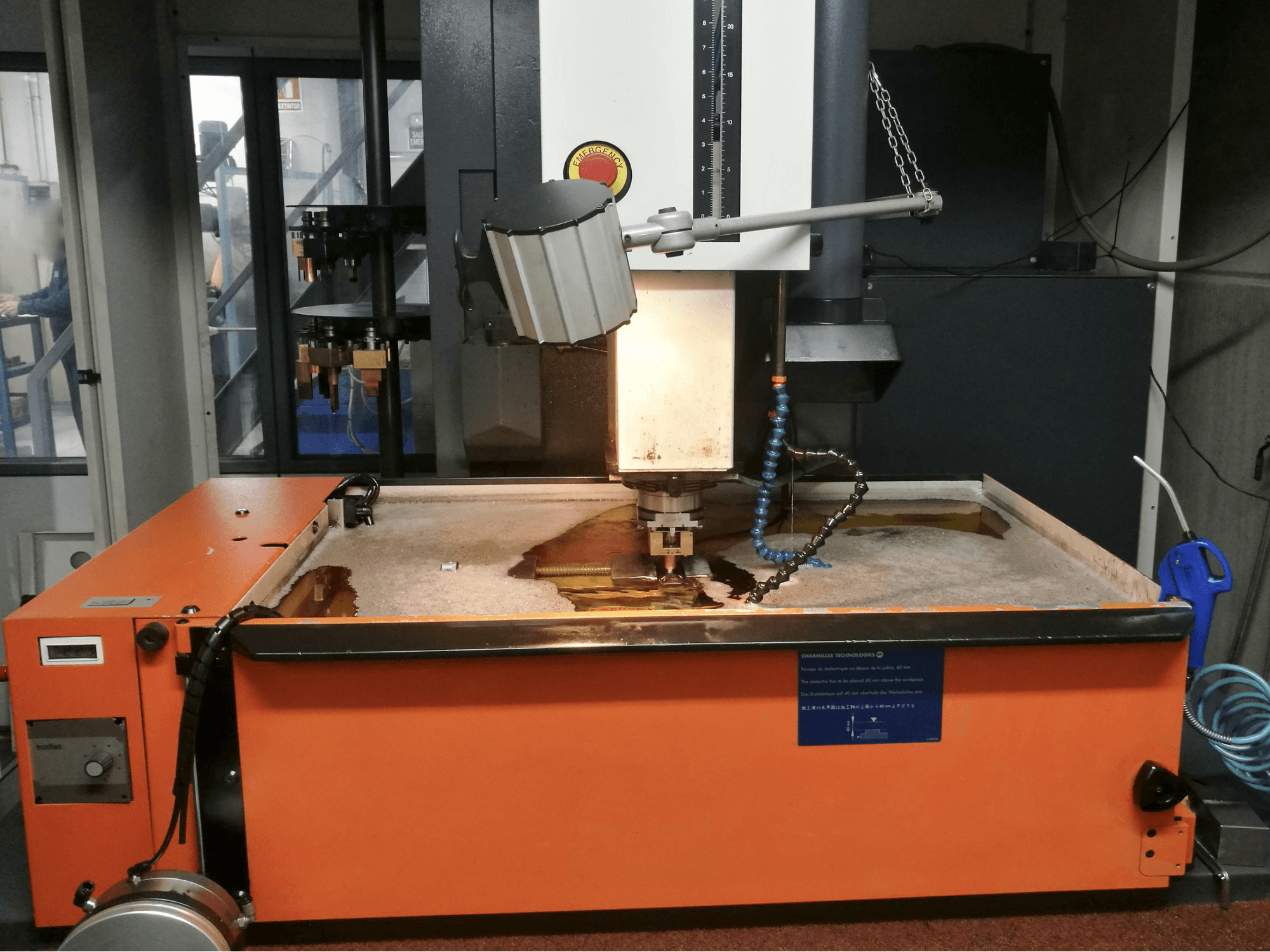 Widok z przodu maszyny CHARMILLES ROBOFORM 2000+