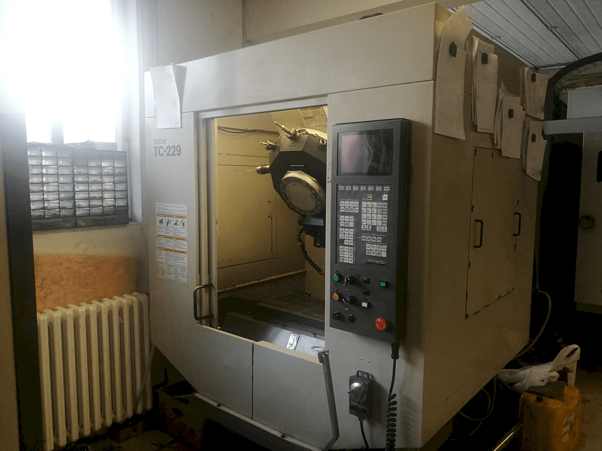 Widok z przodu maszyny Brother TC 229