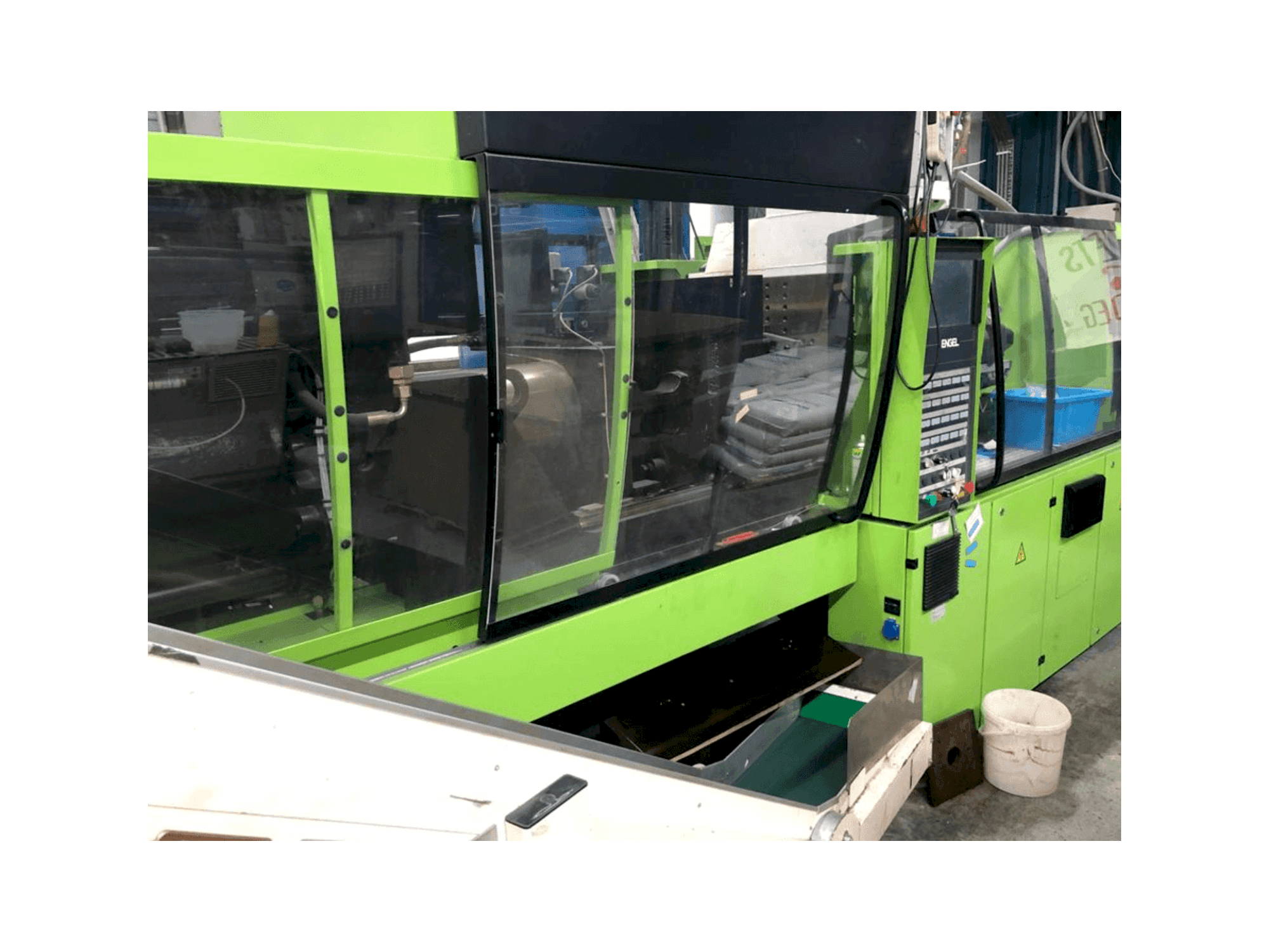 Widok z przodu maszyny Engel VICTORY 500-120