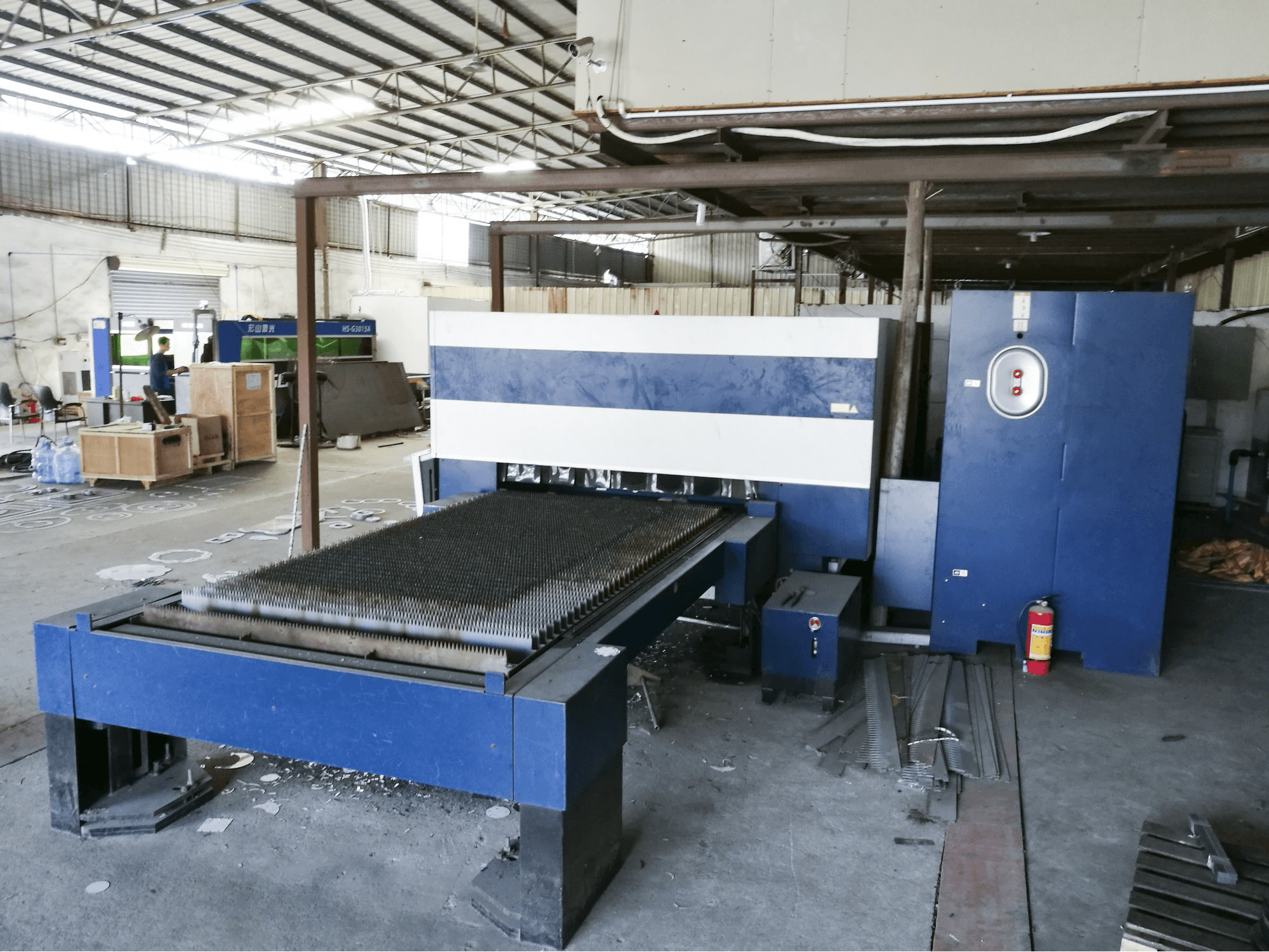Widok z prawej 1 maszyny Trumpf TruLaser 3030