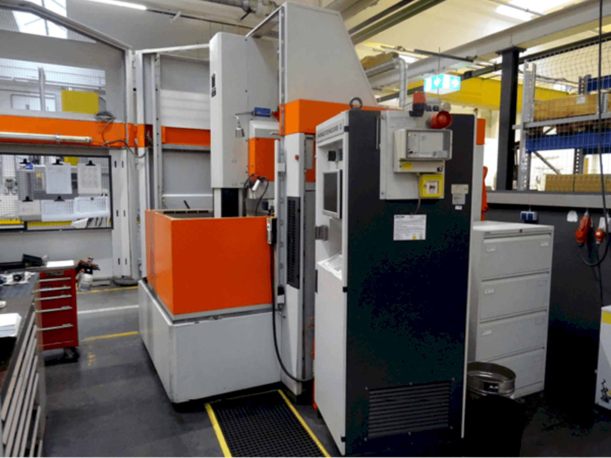 Widok z przodu maszyny CHARMILLES Roboform 41