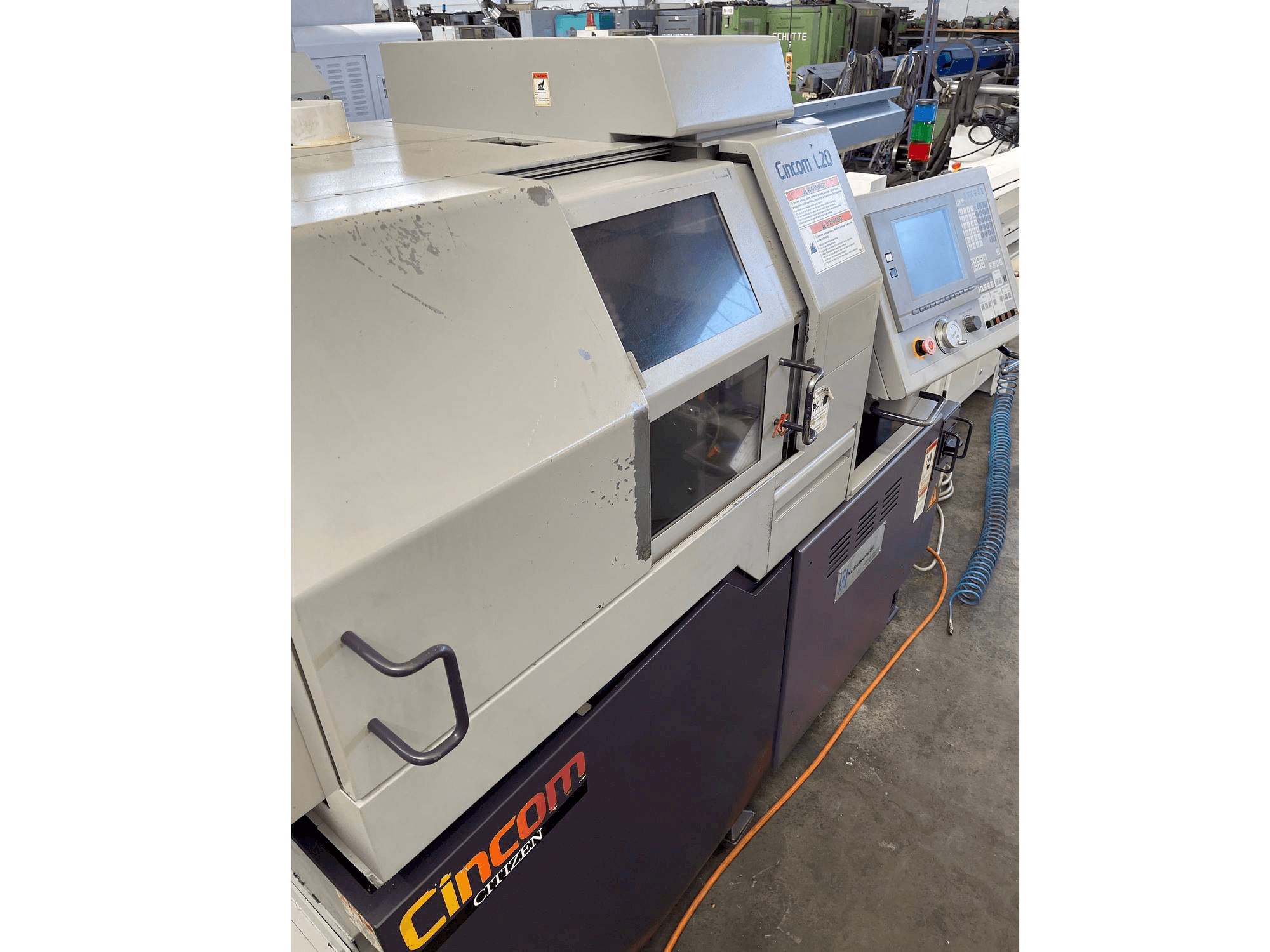 Widok z przodu maszyny Citizen L5 20-VII