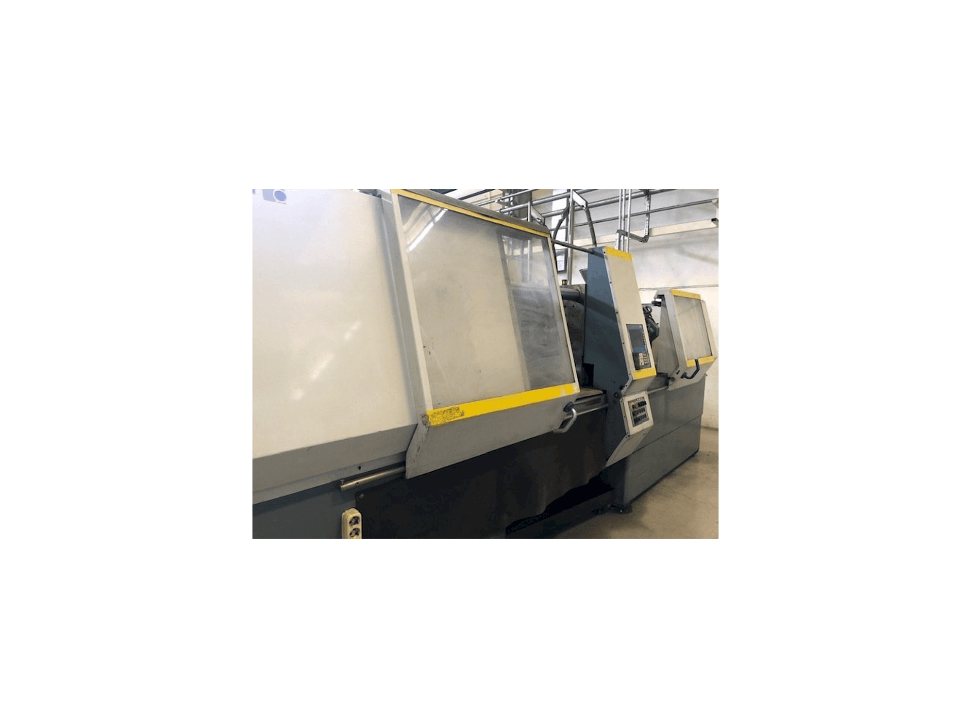 Widok z przodu maszyny Battenfeld BA 1300/630 CDC