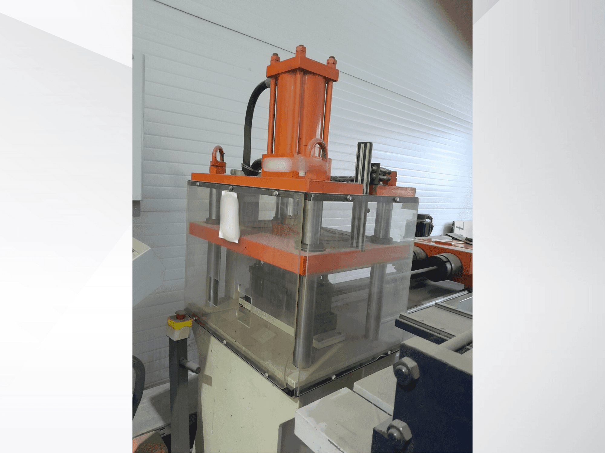 Widok z przodu maszyny UZMA MAKINA PDM 30