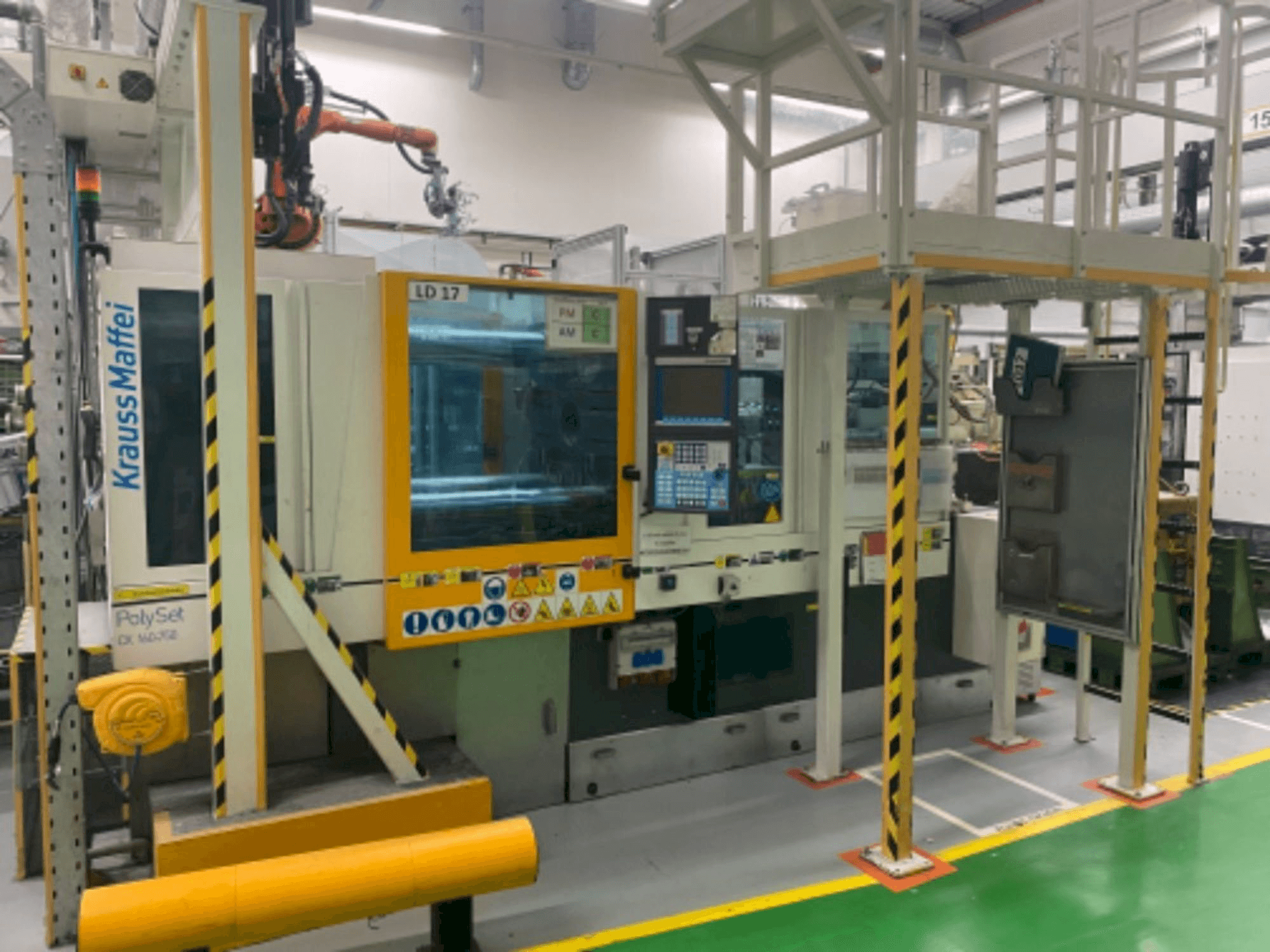 Widok z przodu maszyny Krauss Maffei 160/750 CX POL