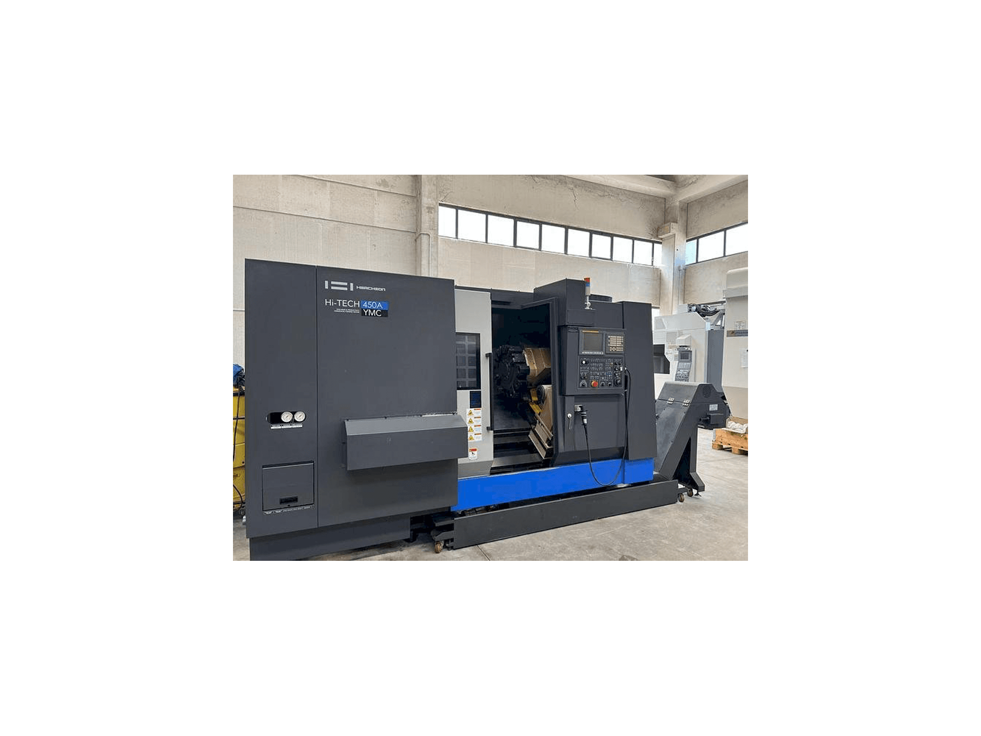 Widok z przodu maszyny HWACHEON HI-ECO 450A YMC
