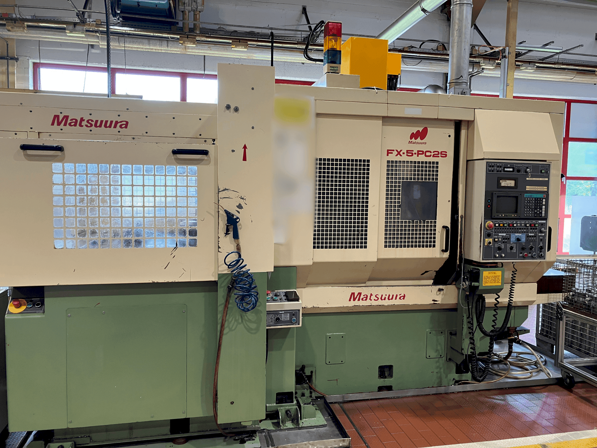 Widok z przodu maszyny Matsuura FX-5-PC2S