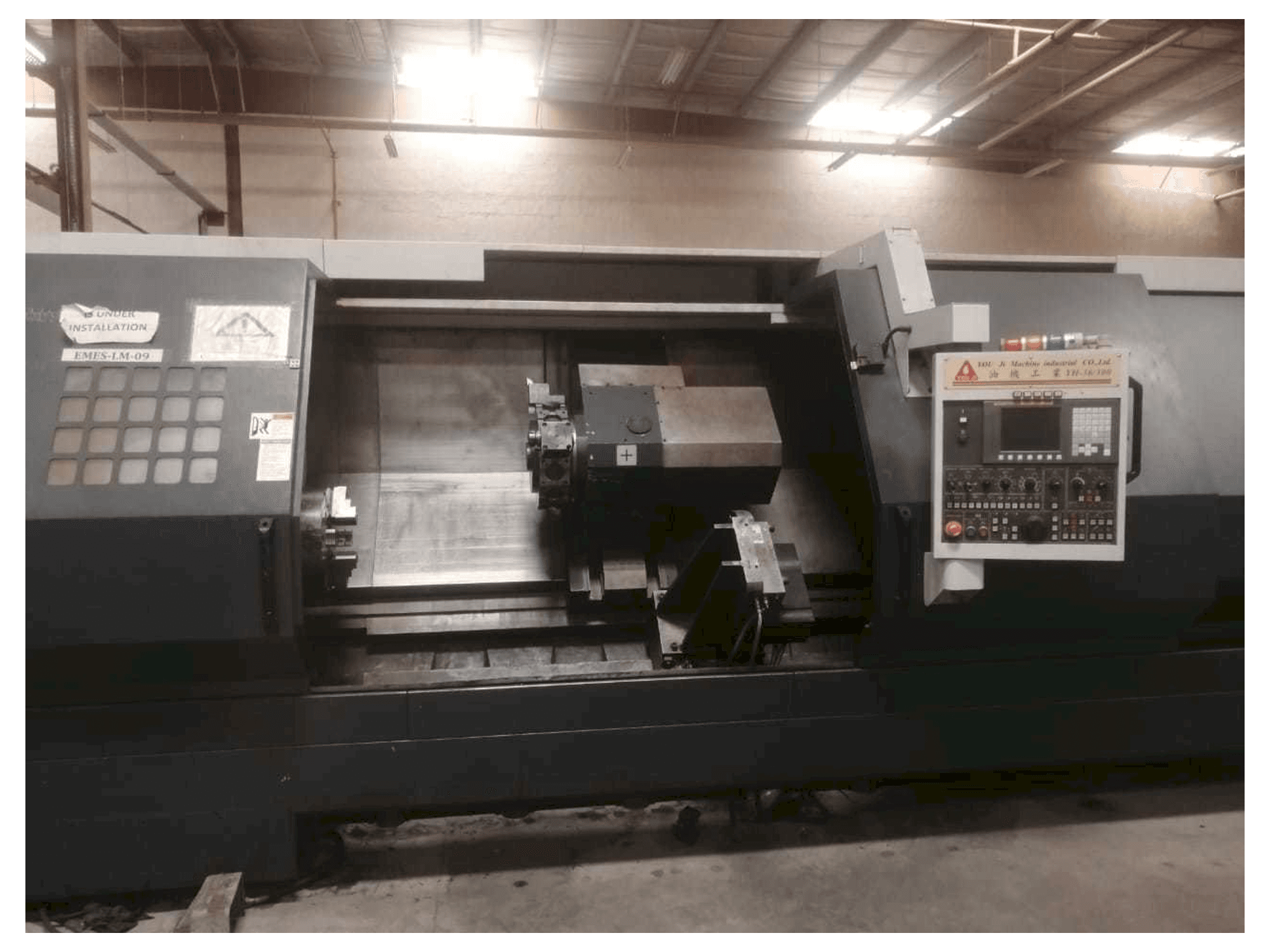 Widok z przodu maszyny YOU JI YH-36+C/300