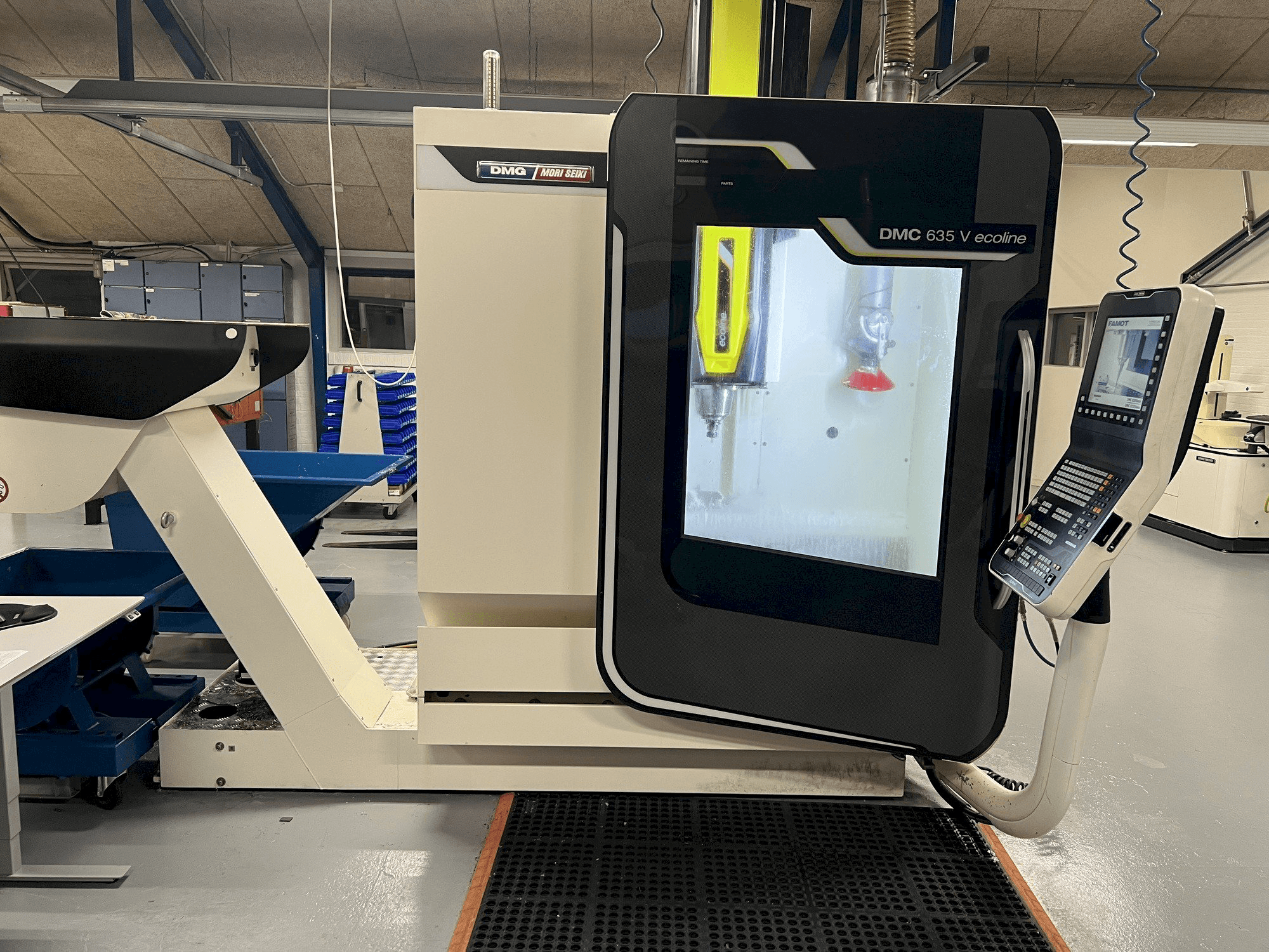 Widok z przodu maszyny DMG Mori Seiki DMC 635 V ECOLINE
