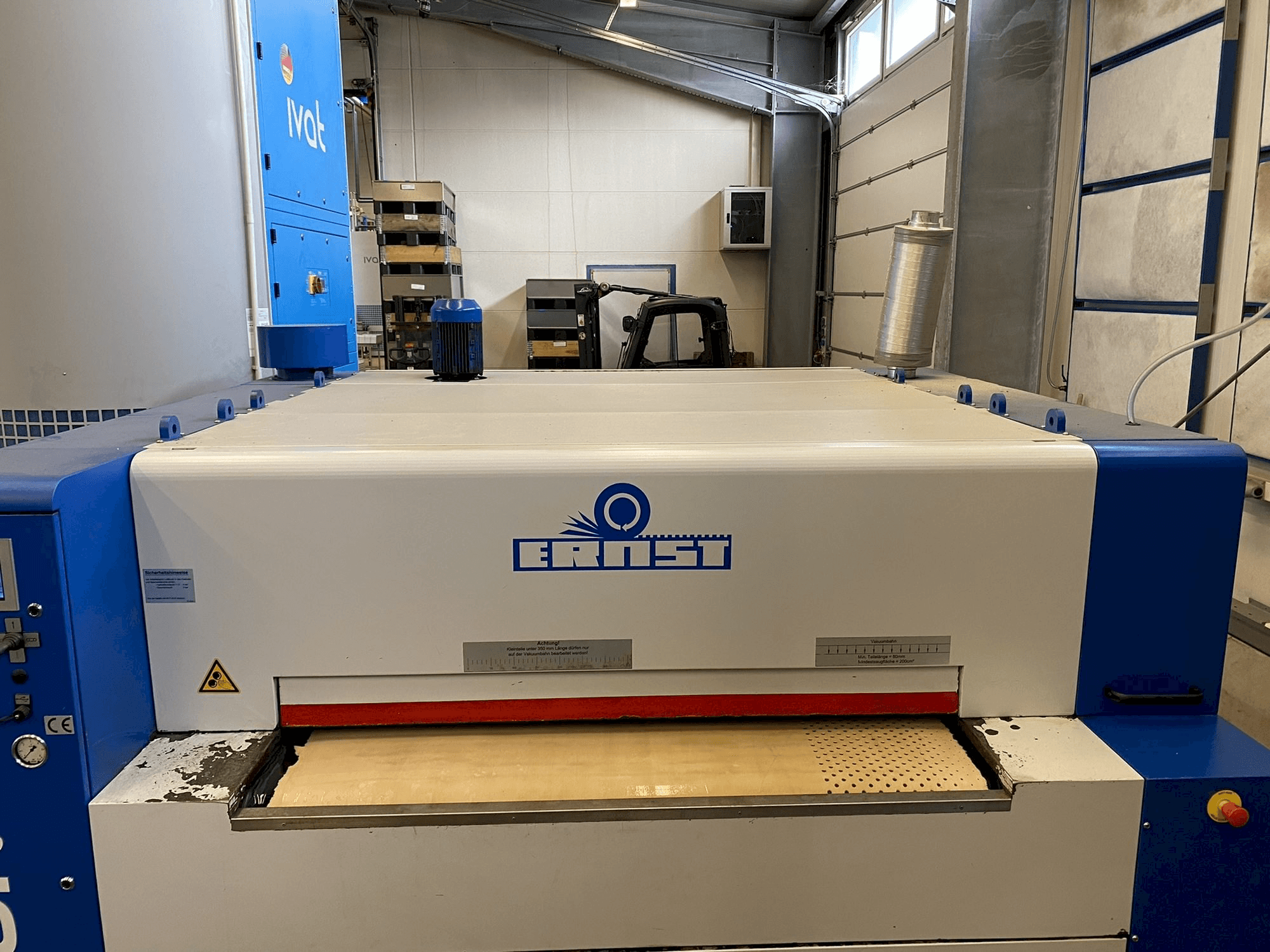 Widok z przodu maszyny ERNST NEPTUN EB