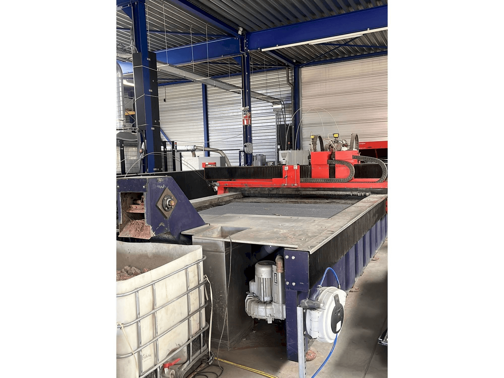 Widok z przodu maszyny Bystronic ByJet 4020