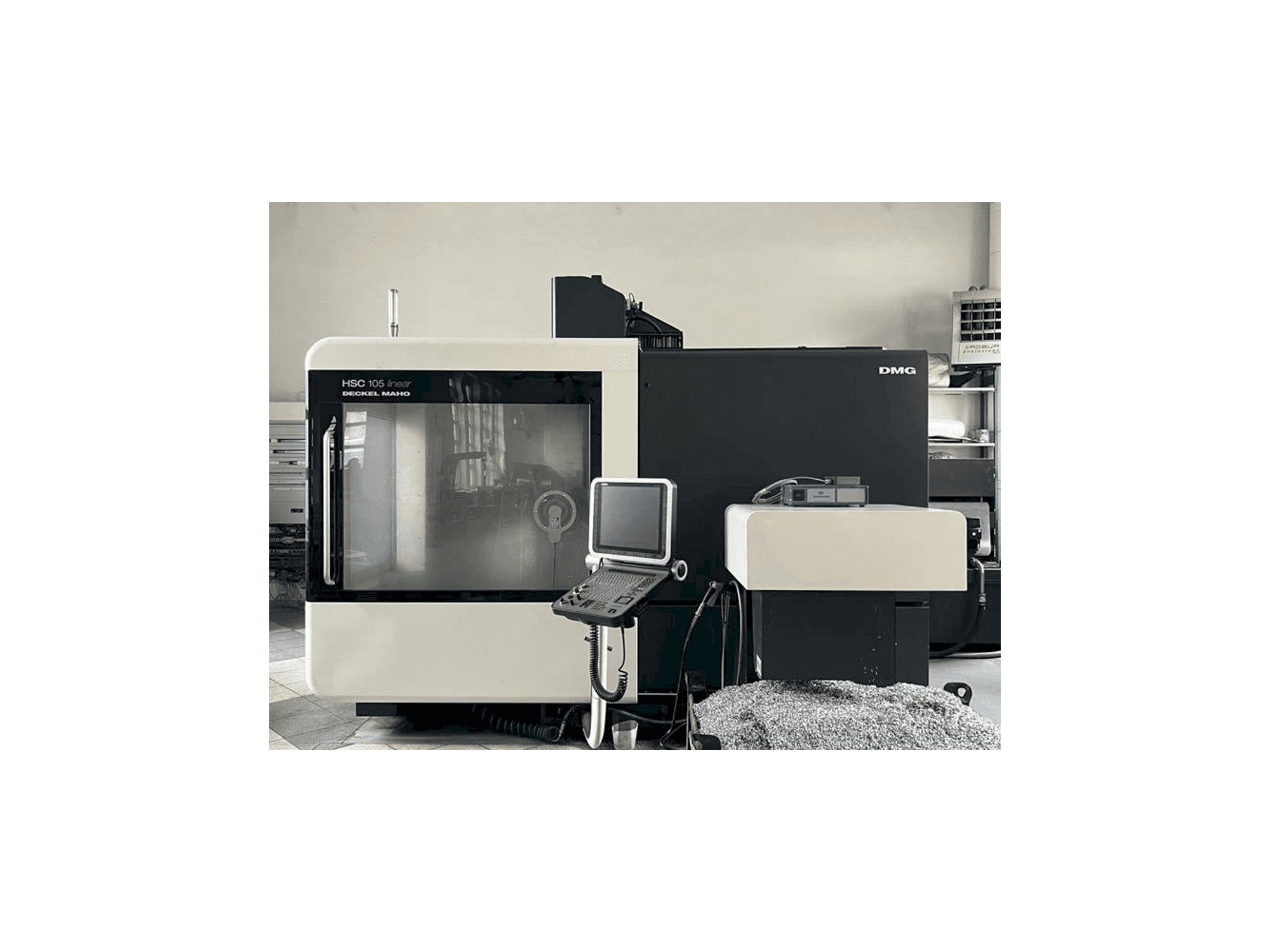 Widok z przodu maszyny DMG HSC 105 linear