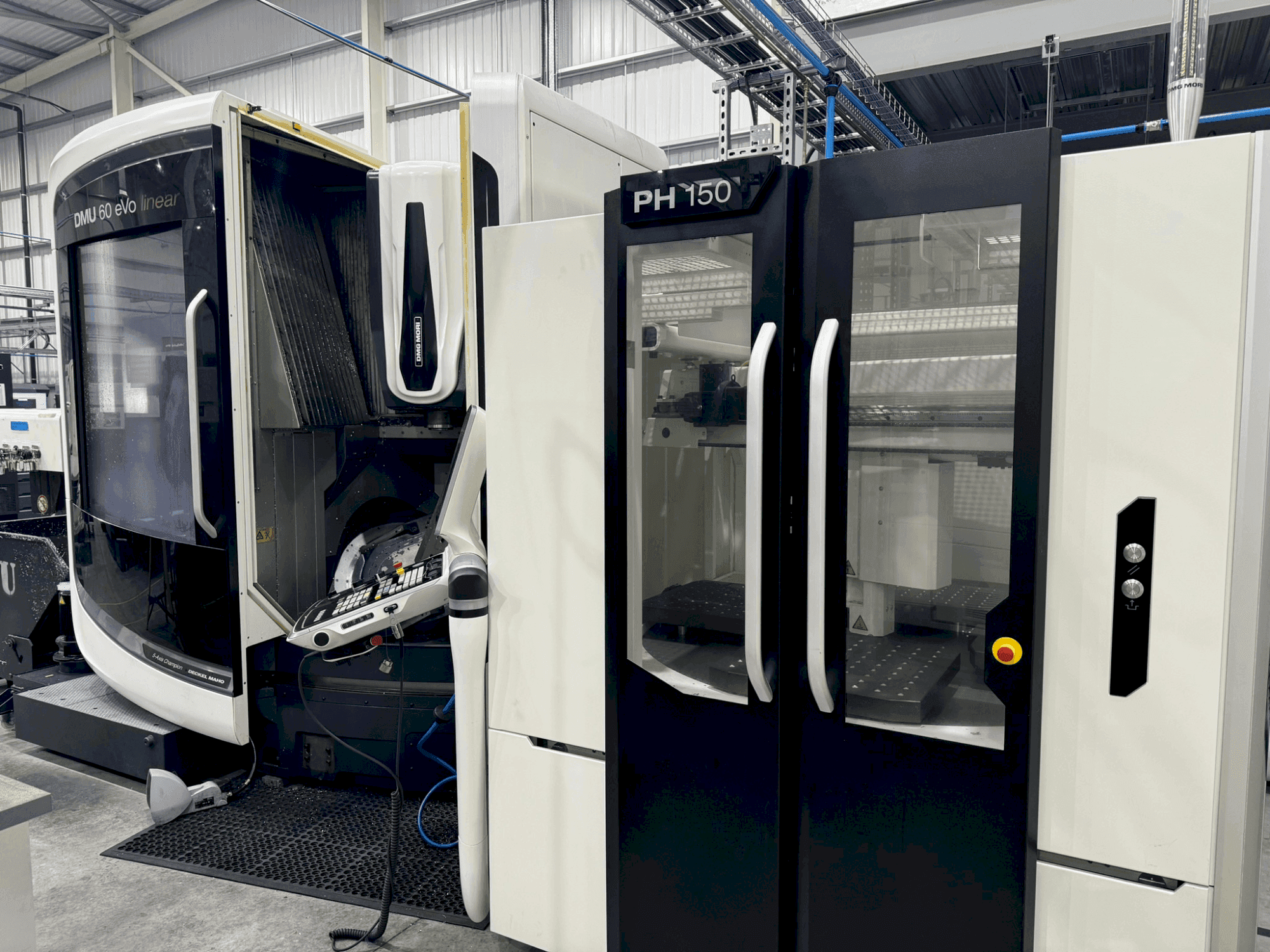 Widok z przodu maszyny DMG MORI DMU 60 eVo + PH150