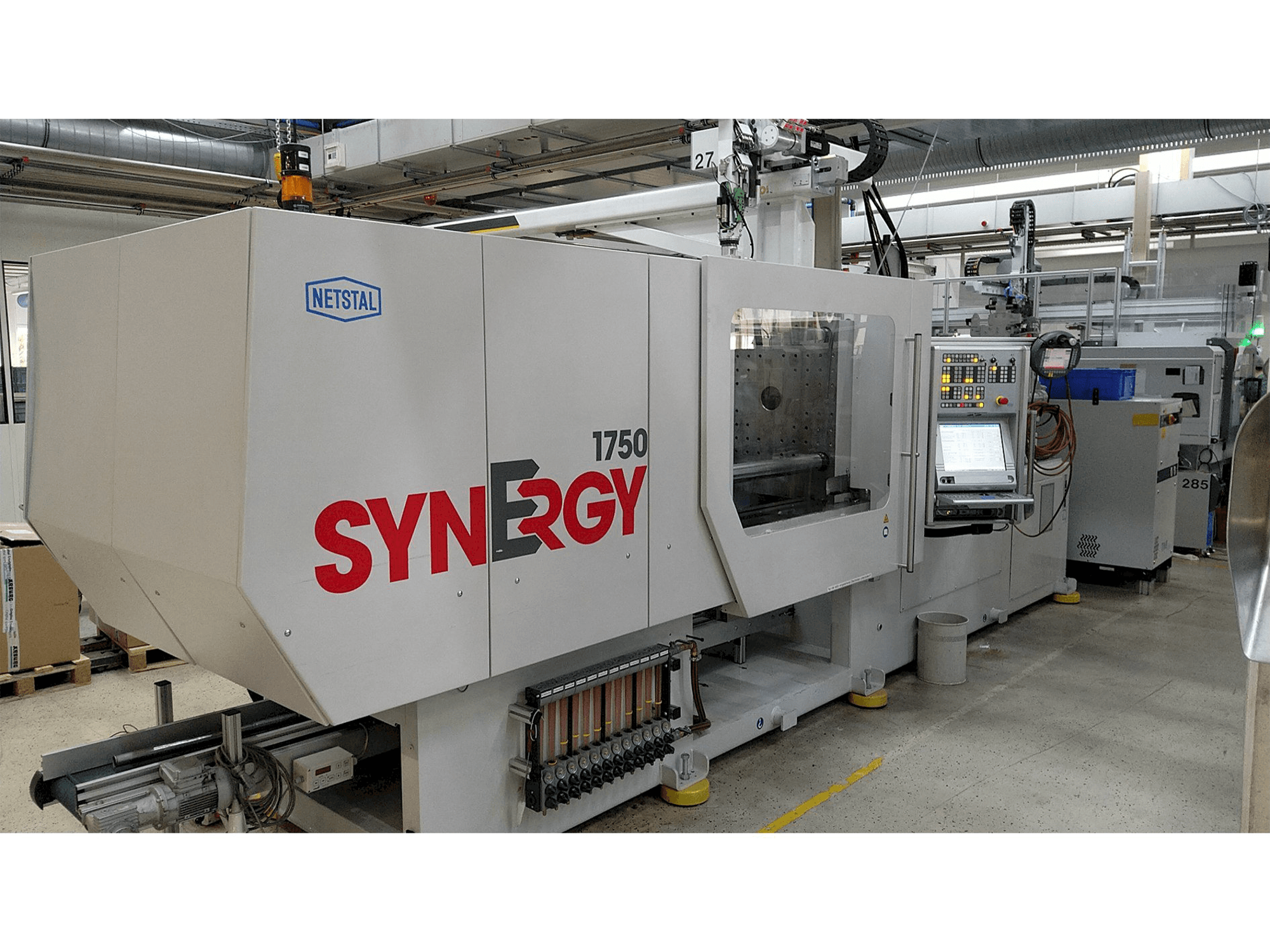 Widok z przodu maszyny Netstal SynErgy 1750-600