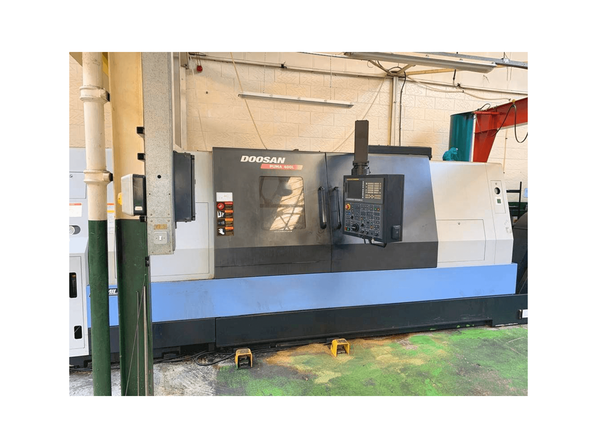 Widok z przodu maszyny Doosan Puma 400LB