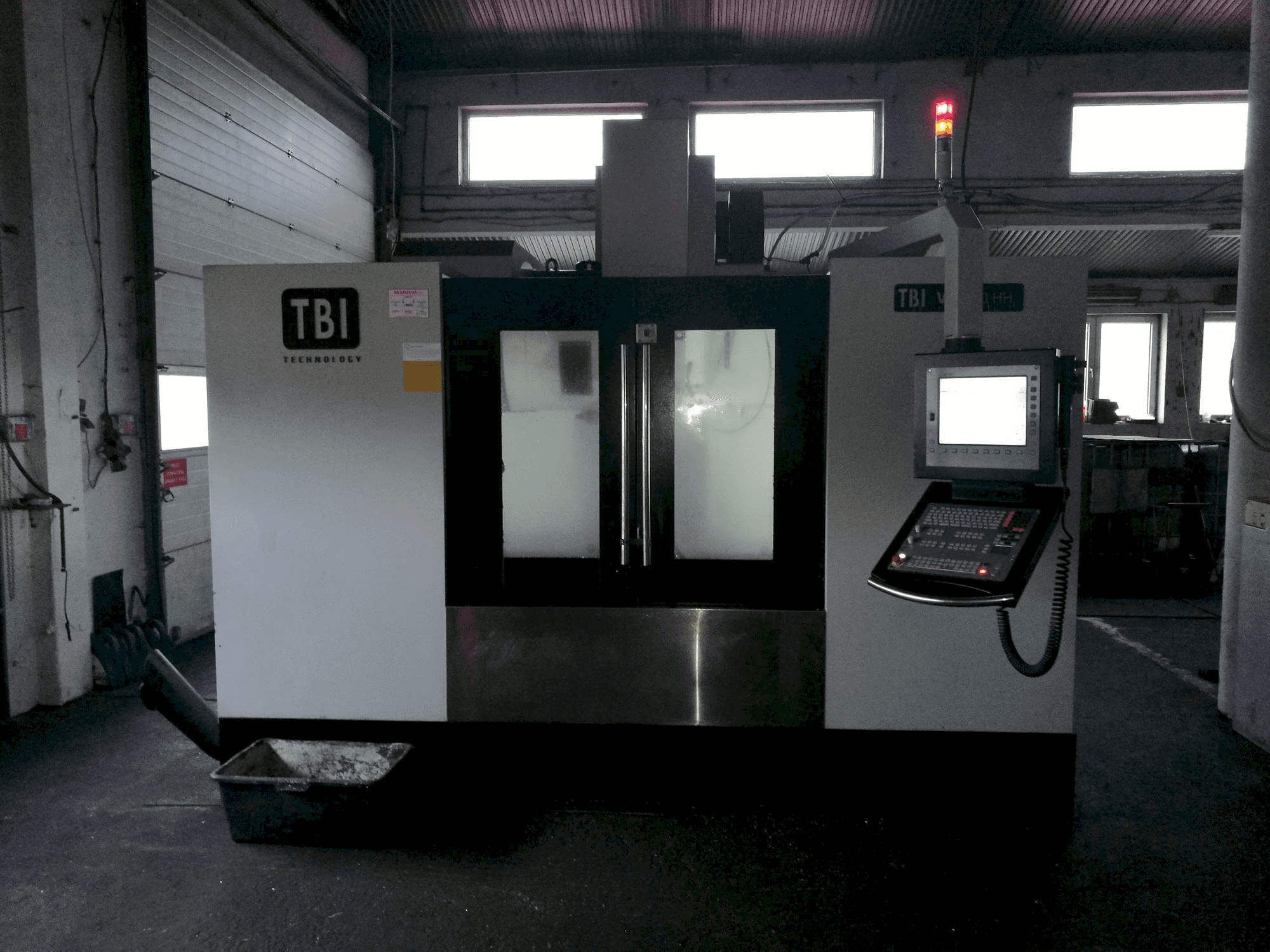 Widok z przodu maszyny TBI VC 1270 HH