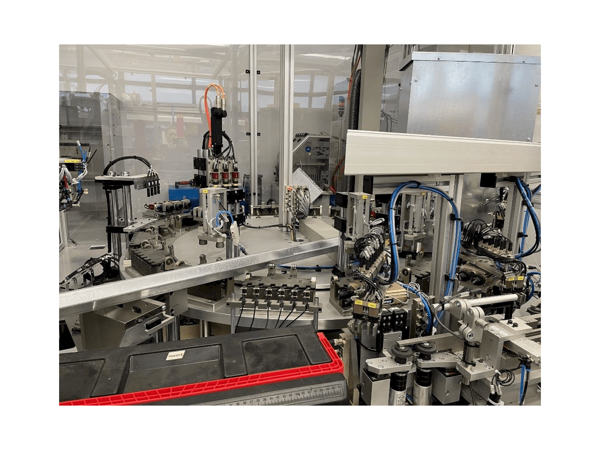 Widok z przodu maszyny TEAM AUTOMATION BERLIN Tattoo Needle Testing System