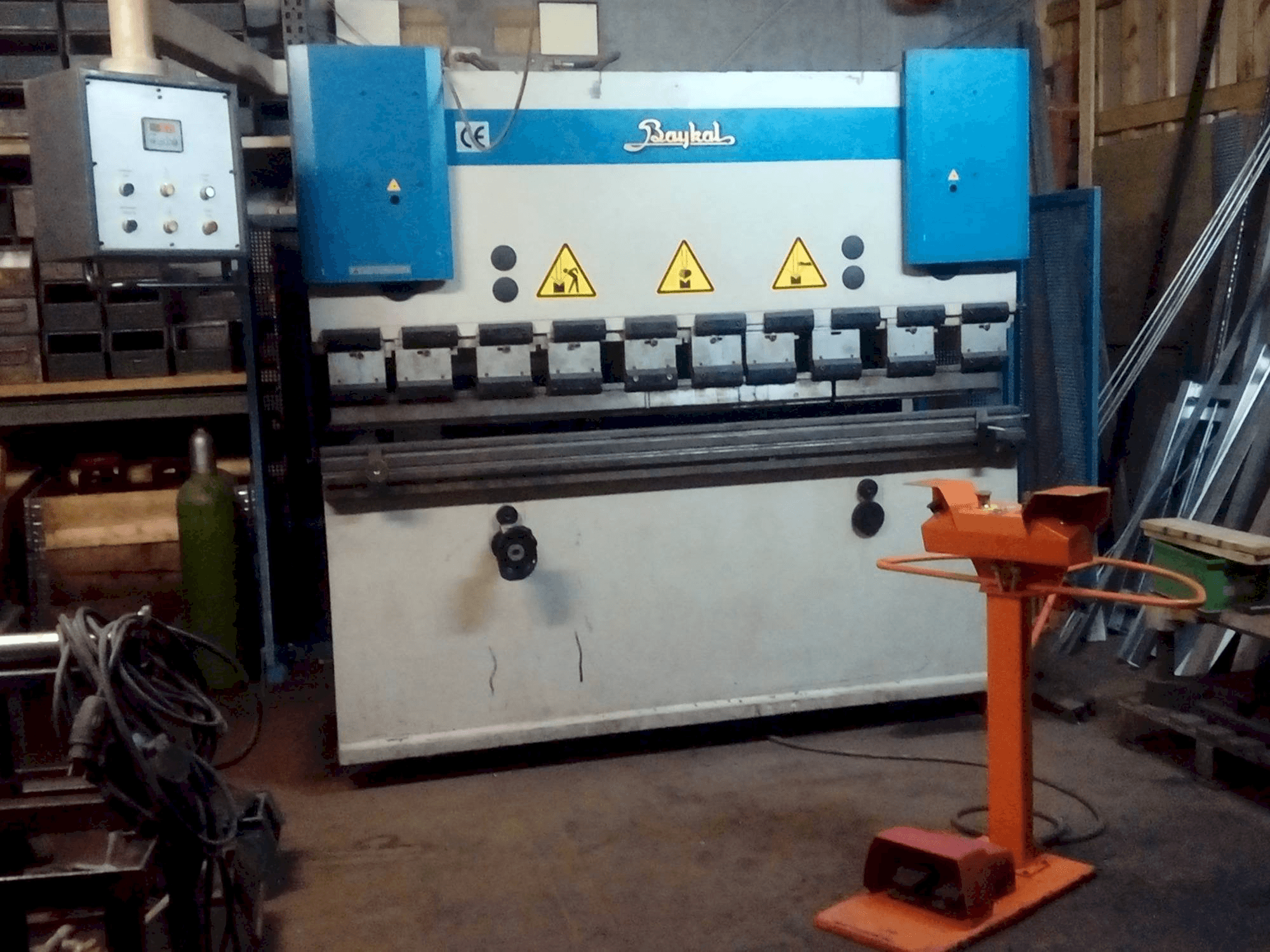 Widok z przodu maszyny Baykal APH-2103/40