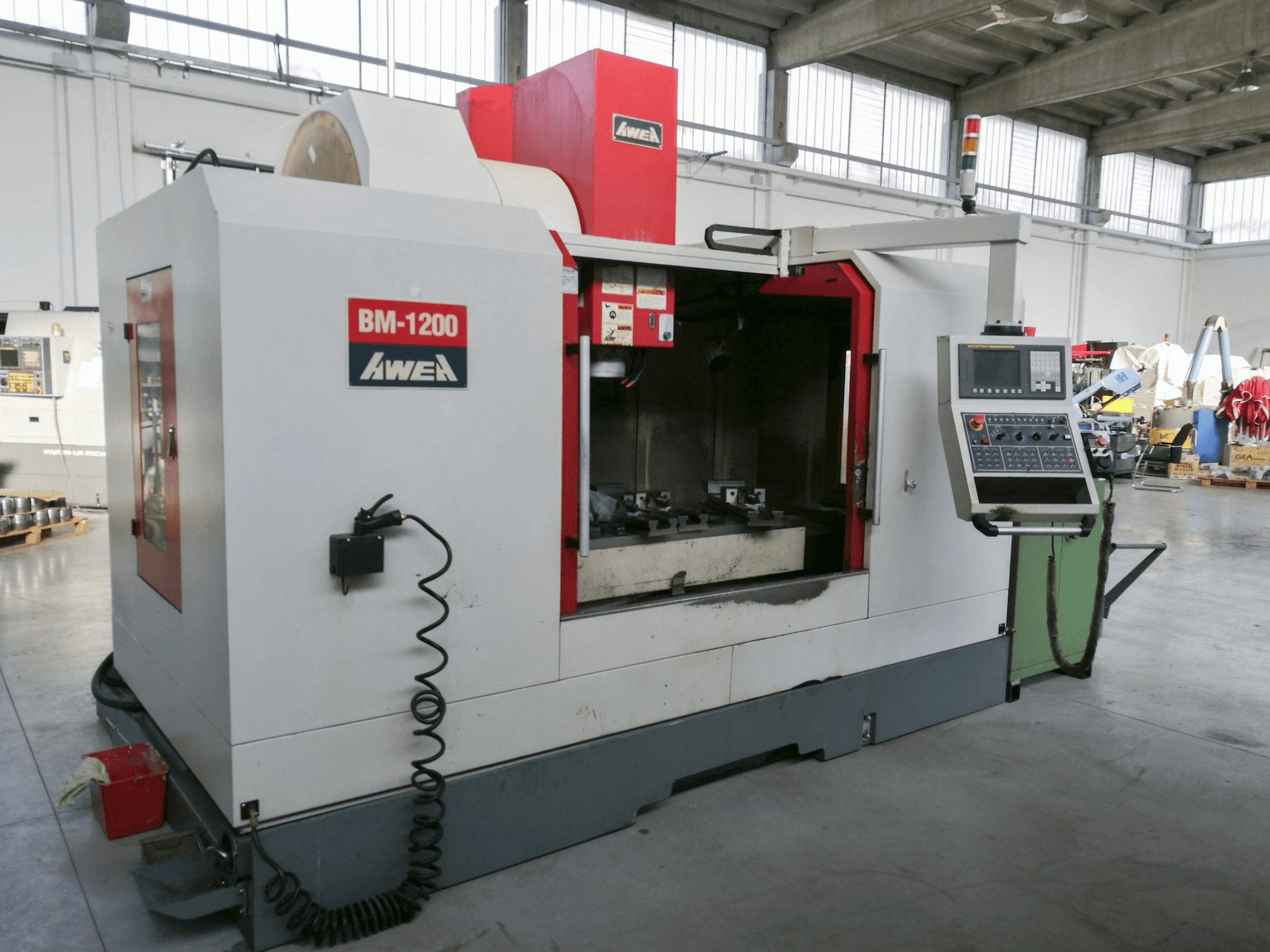 Widok z lewej maszyny AWEA BM-1200