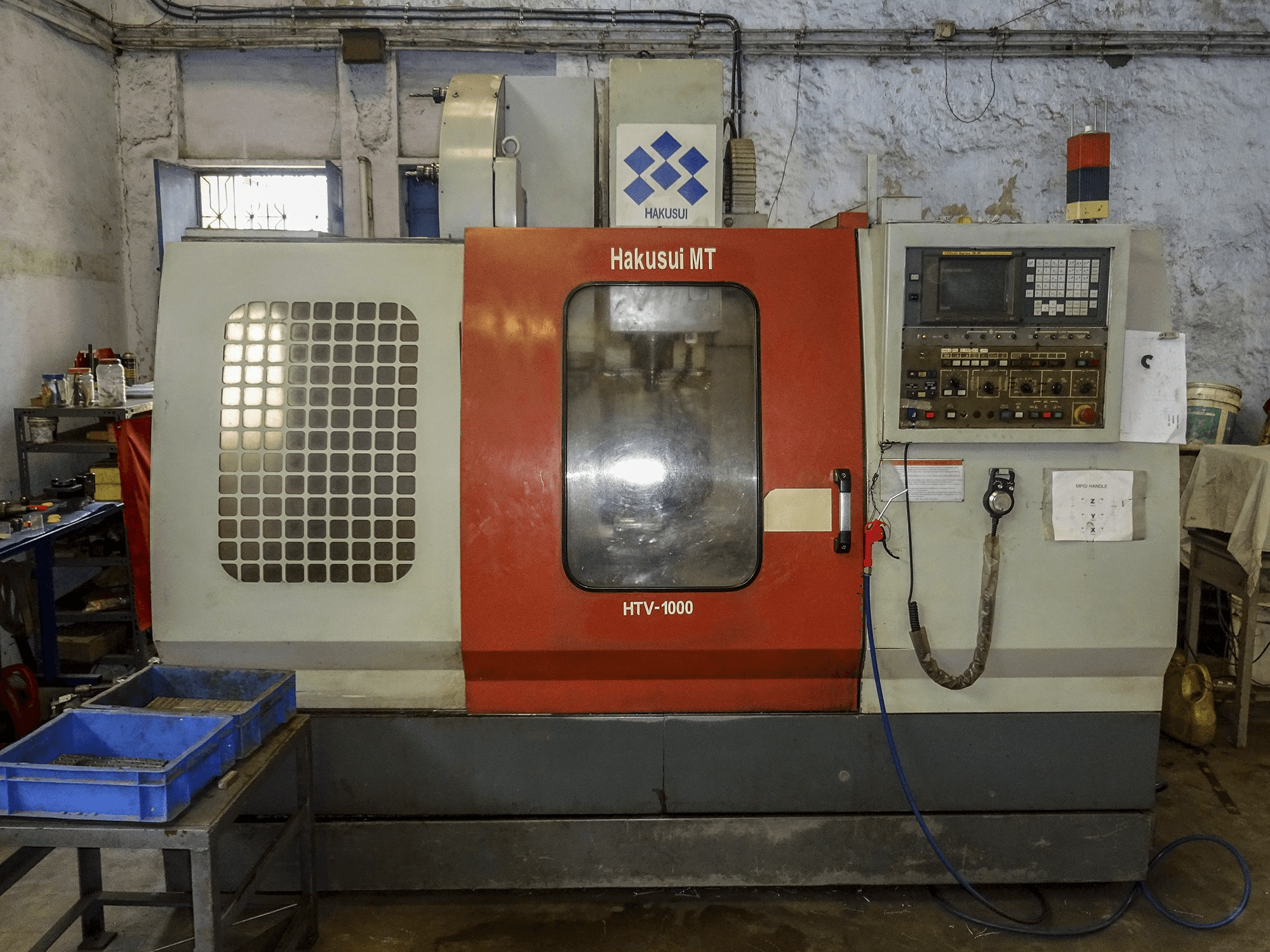 Widok z przodu maszyny HAKUSUI HTV-1000