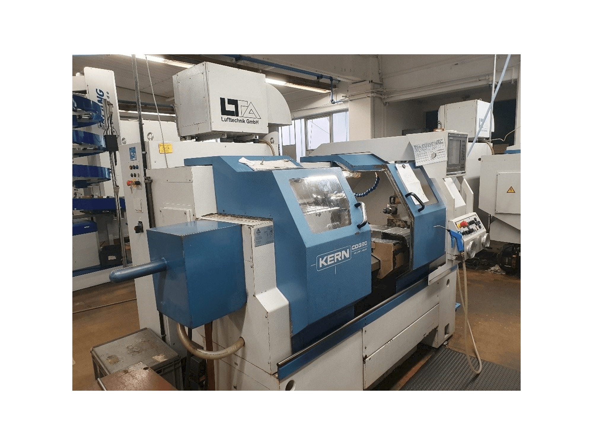 Widok lewej strony maszyny DTM CD 320