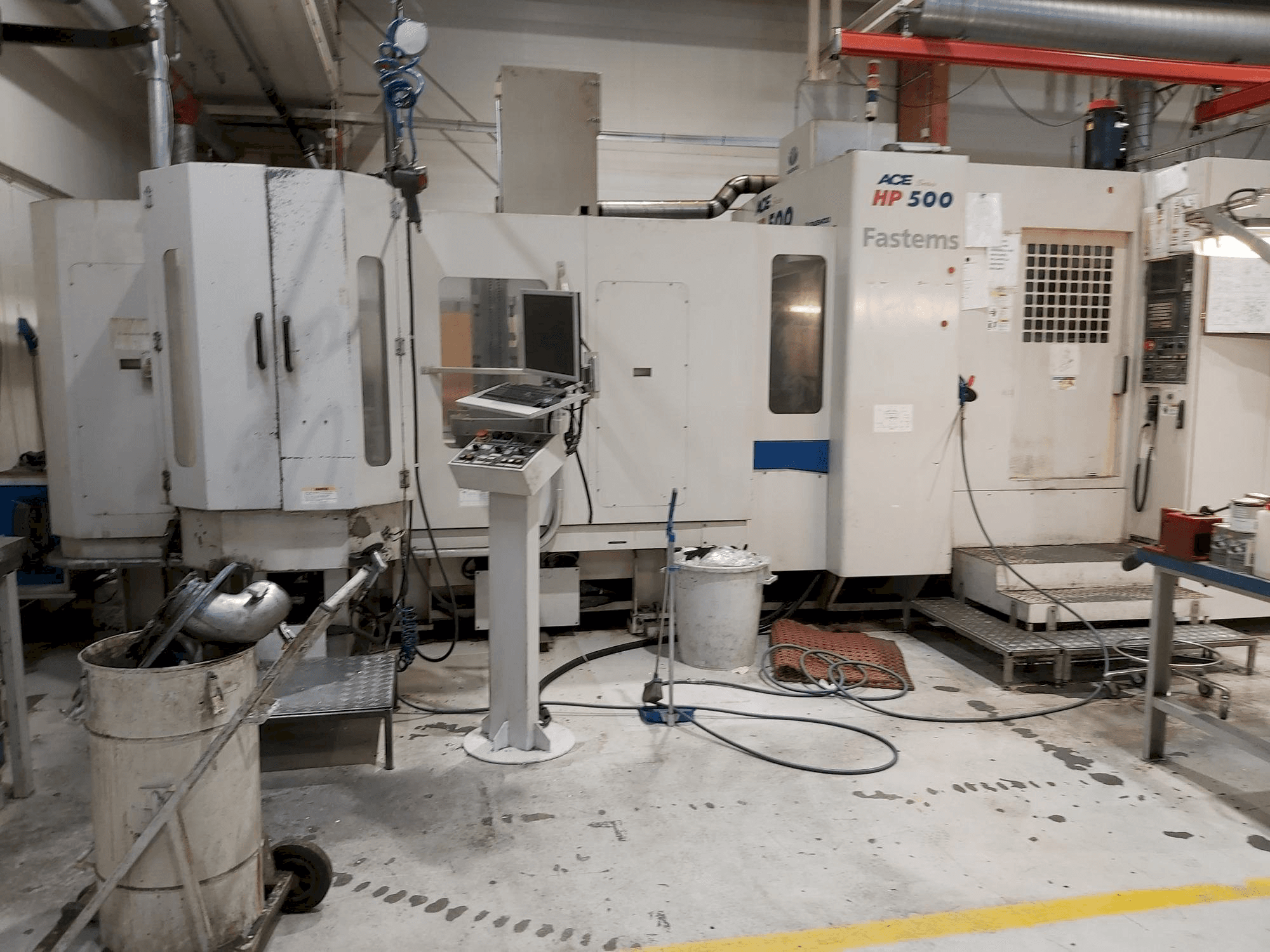 Widok z przodu maszyny Doosan ACE 500 HP