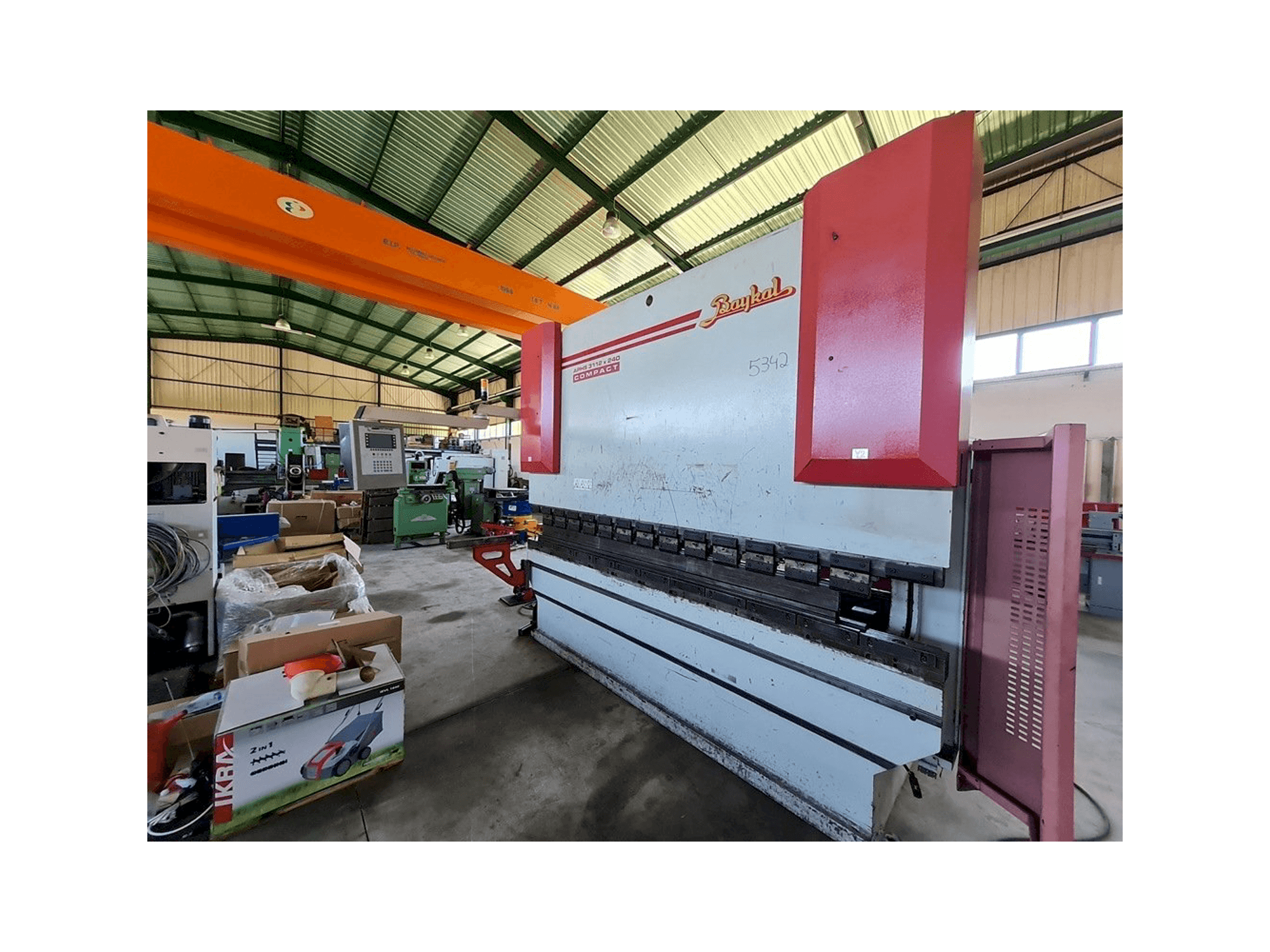 Widok z przodu maszyny Baykal APHS 3112 x 240
