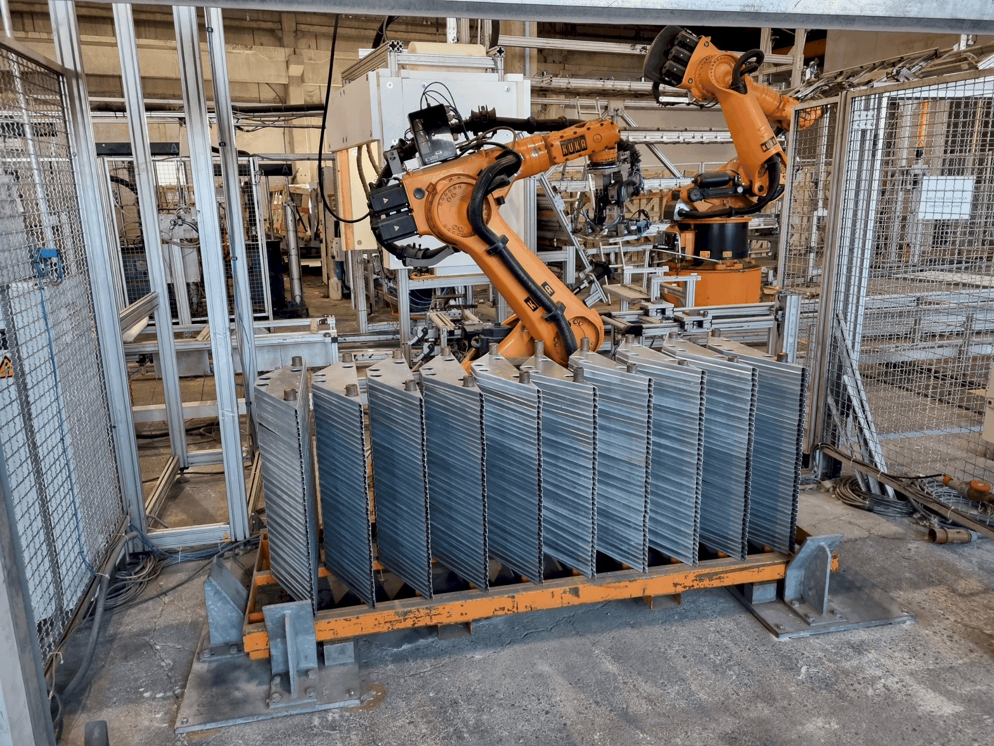 Widok z przodu maszyny KUKA KR 360 L280-2