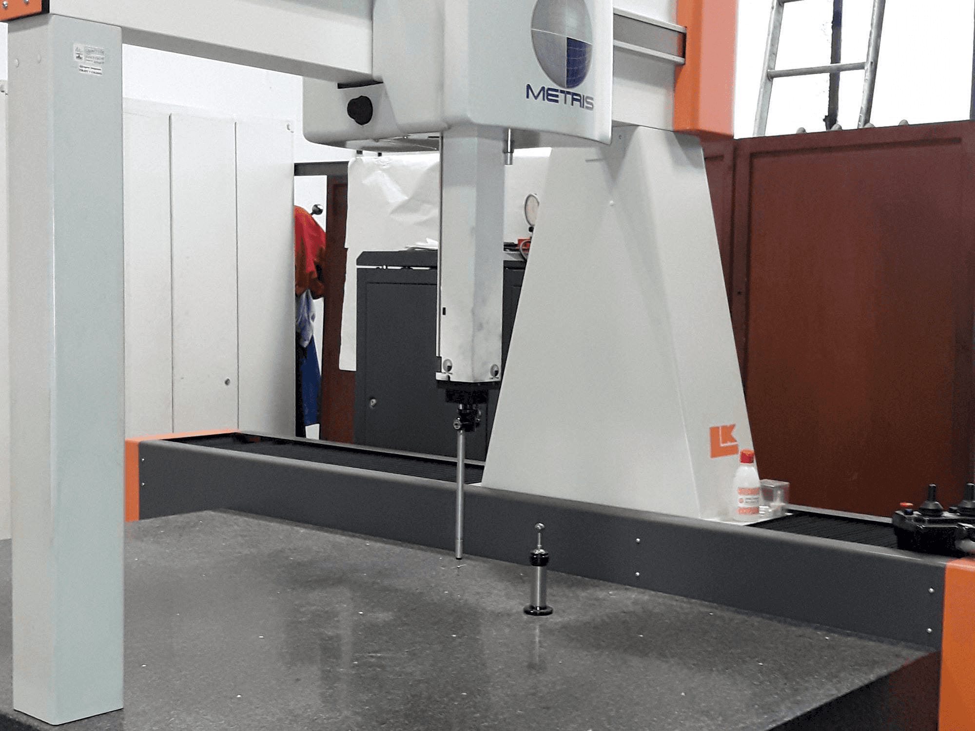 Widok z przodu maszyny Metris MMC LKV Evolution