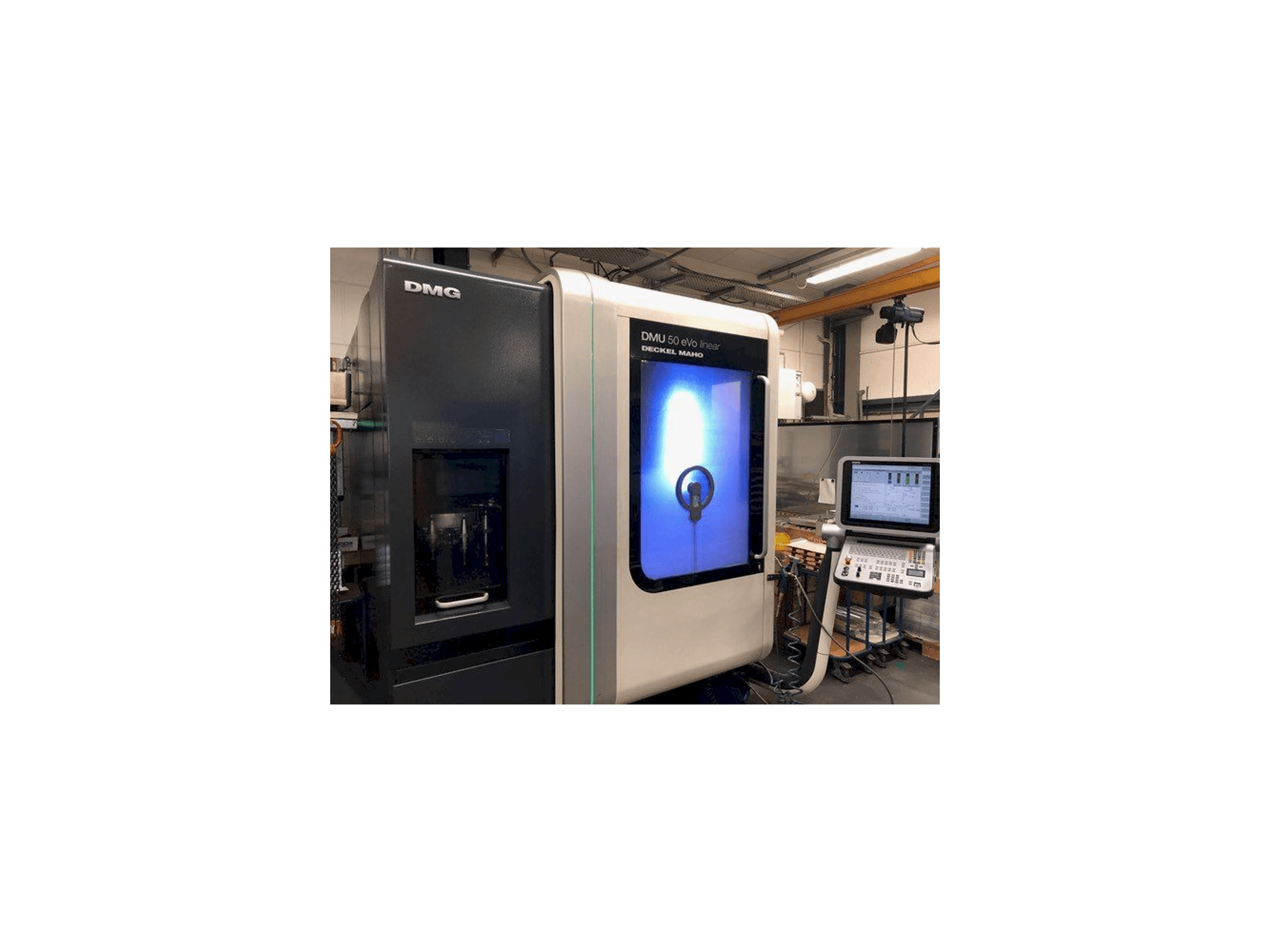 Widok z przodu maszyny DECKEL MAHO DMU 50 eVo Linear