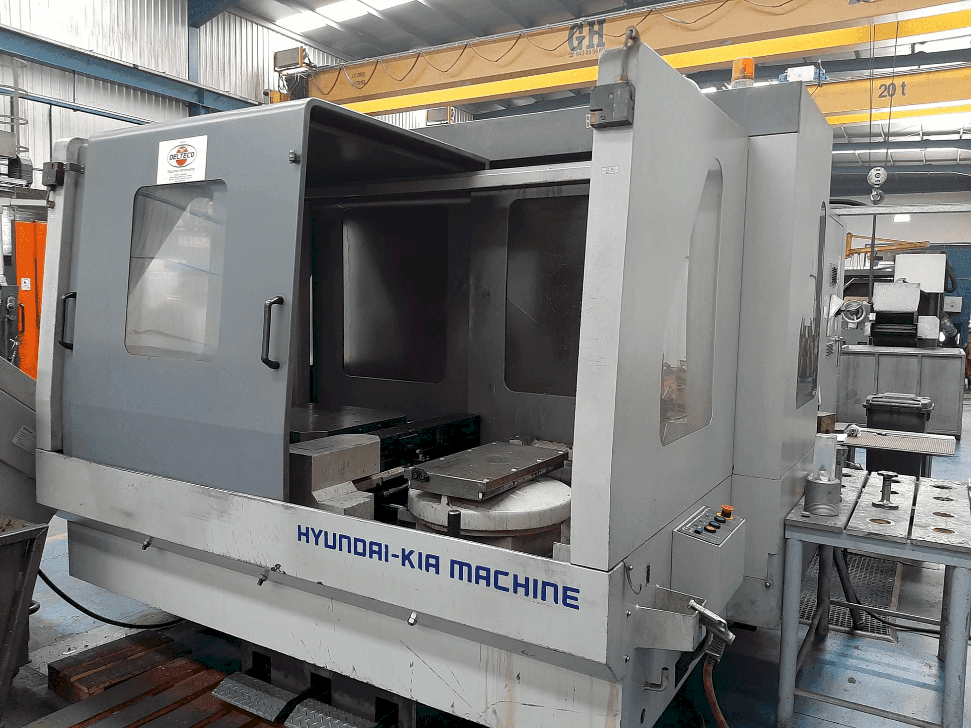 Widok z przodu maszyny Hyundai KH-63G