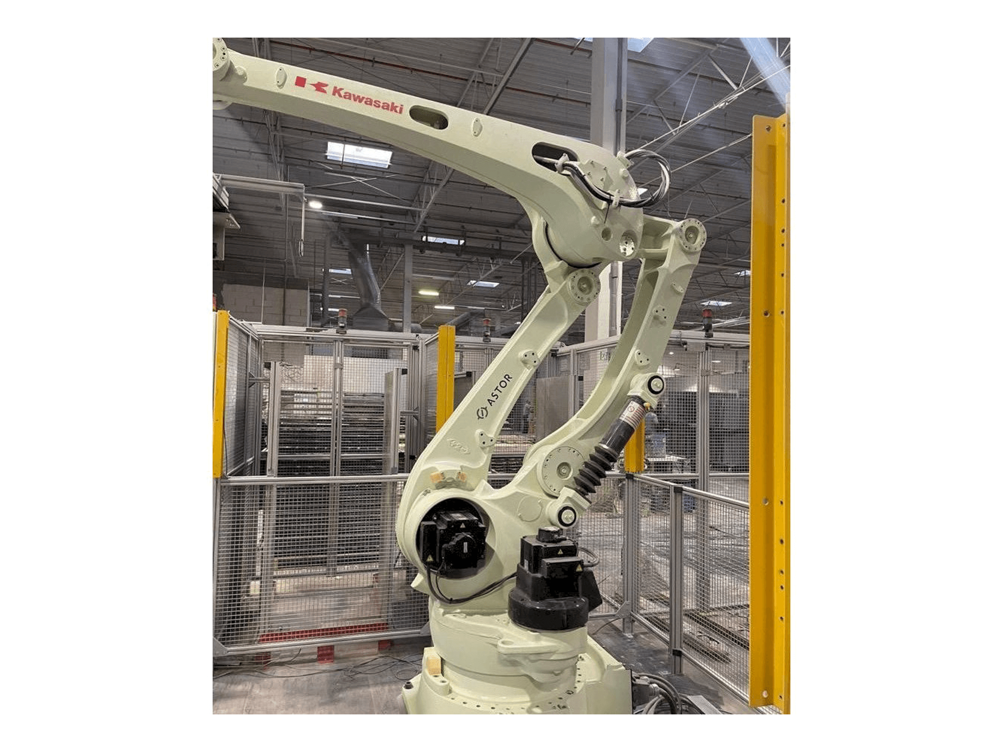 Widok z przodu maszyny Kawasaki 3CP180L-AC03