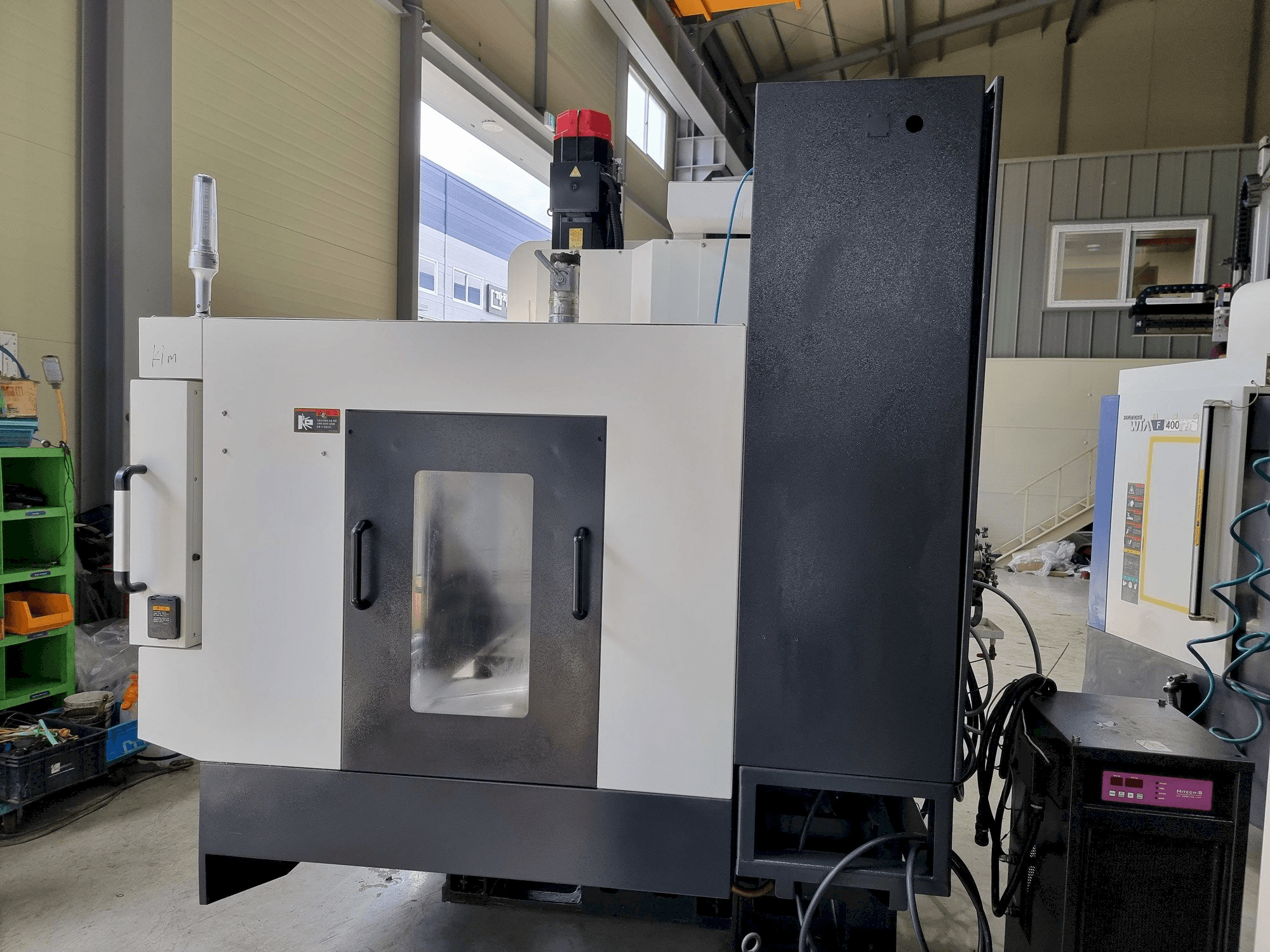 Widok z przodu maszyny Hyundai Wia F400