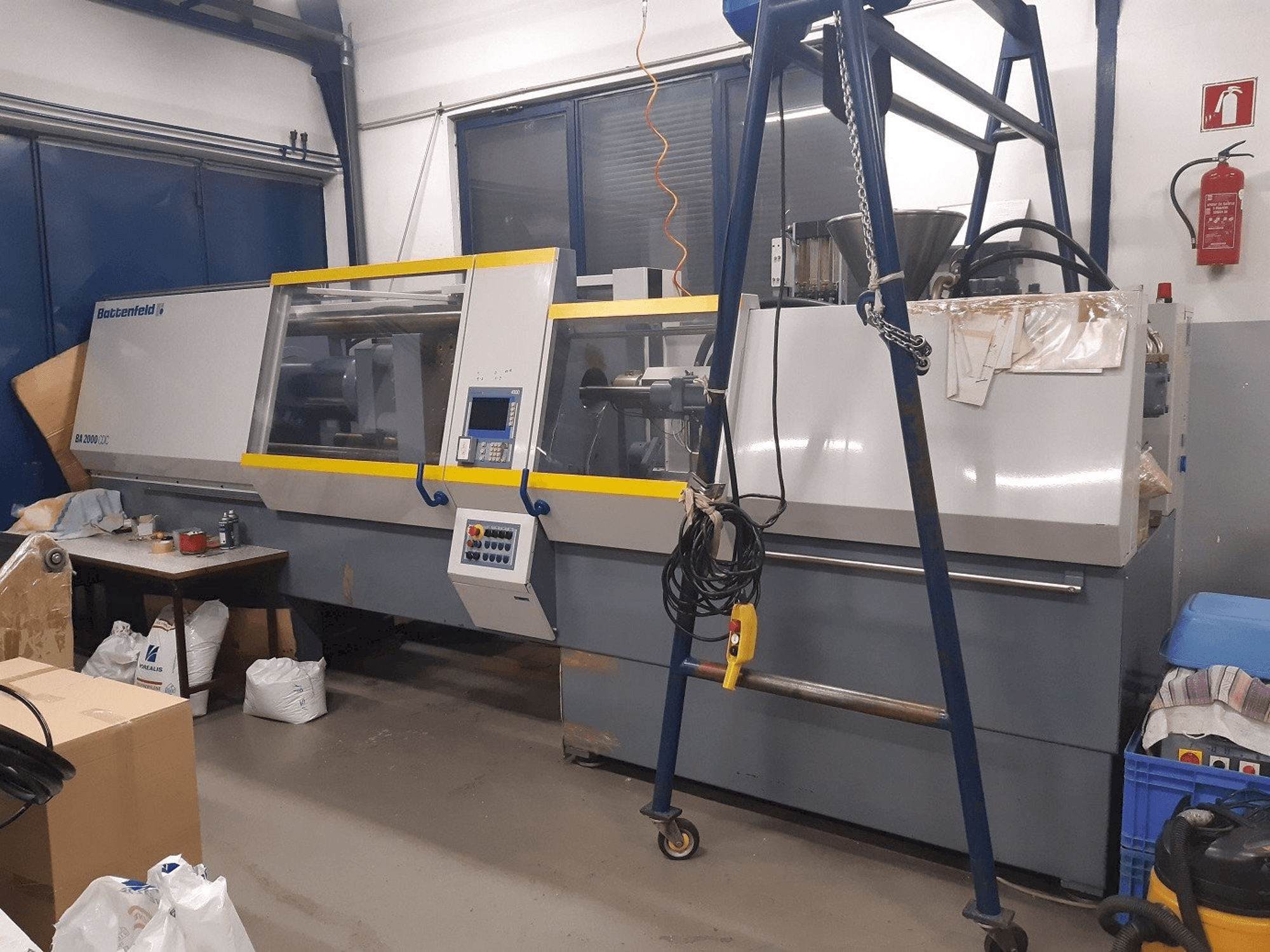Widok z przodu maszyny Battenfeld BA 2000/1000 CDC