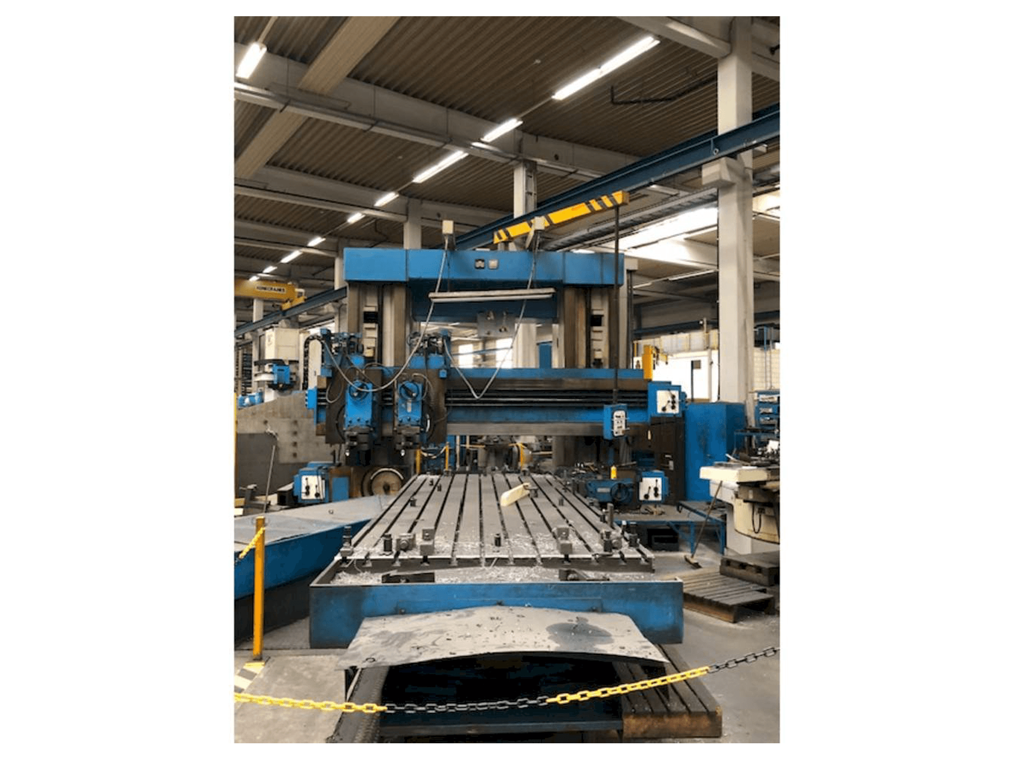 Widok z przodu maszyny SHV FELD12 Q251