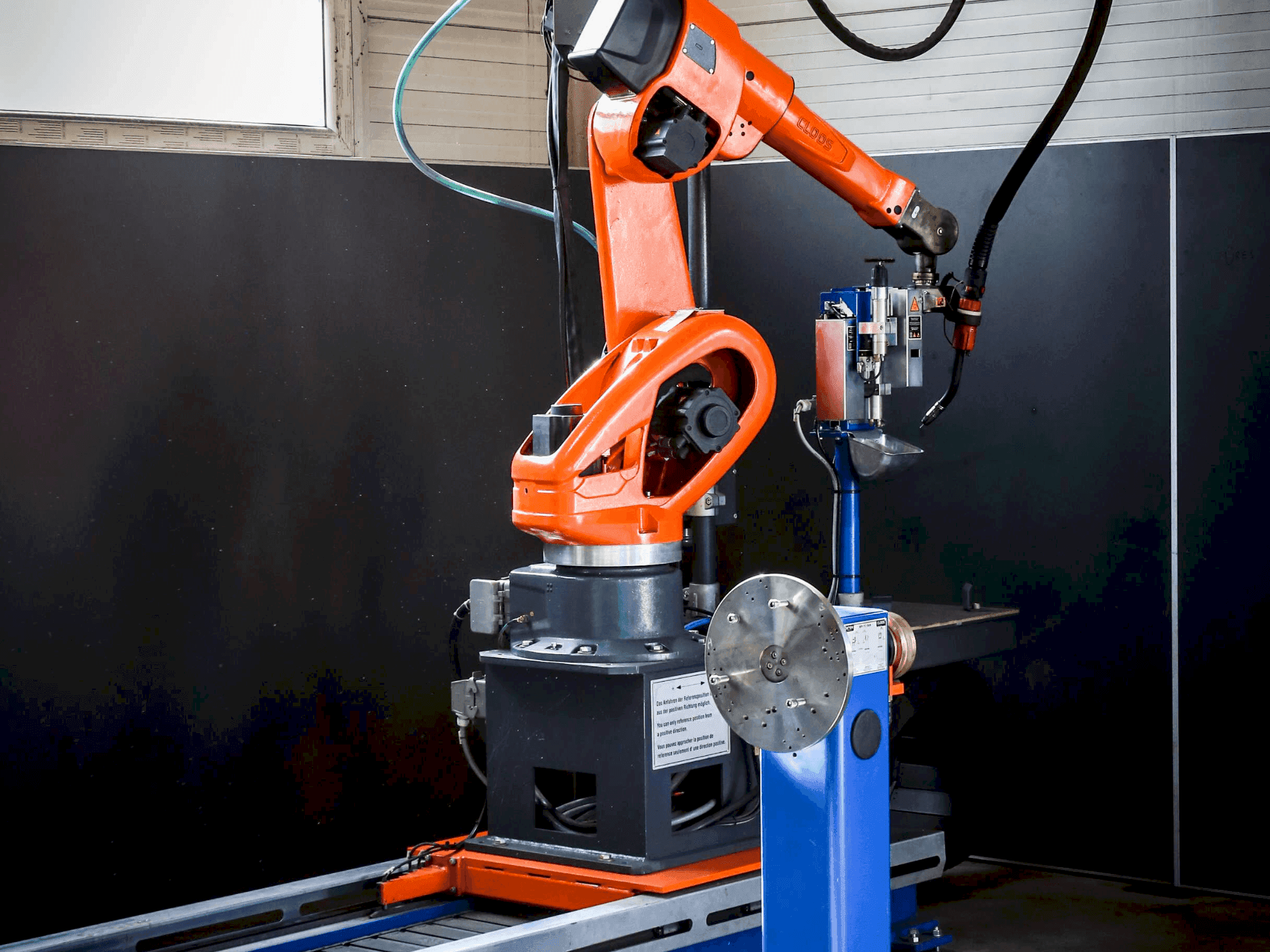 Widok z przodu maszyny CLOOS QRC 350 QIROX